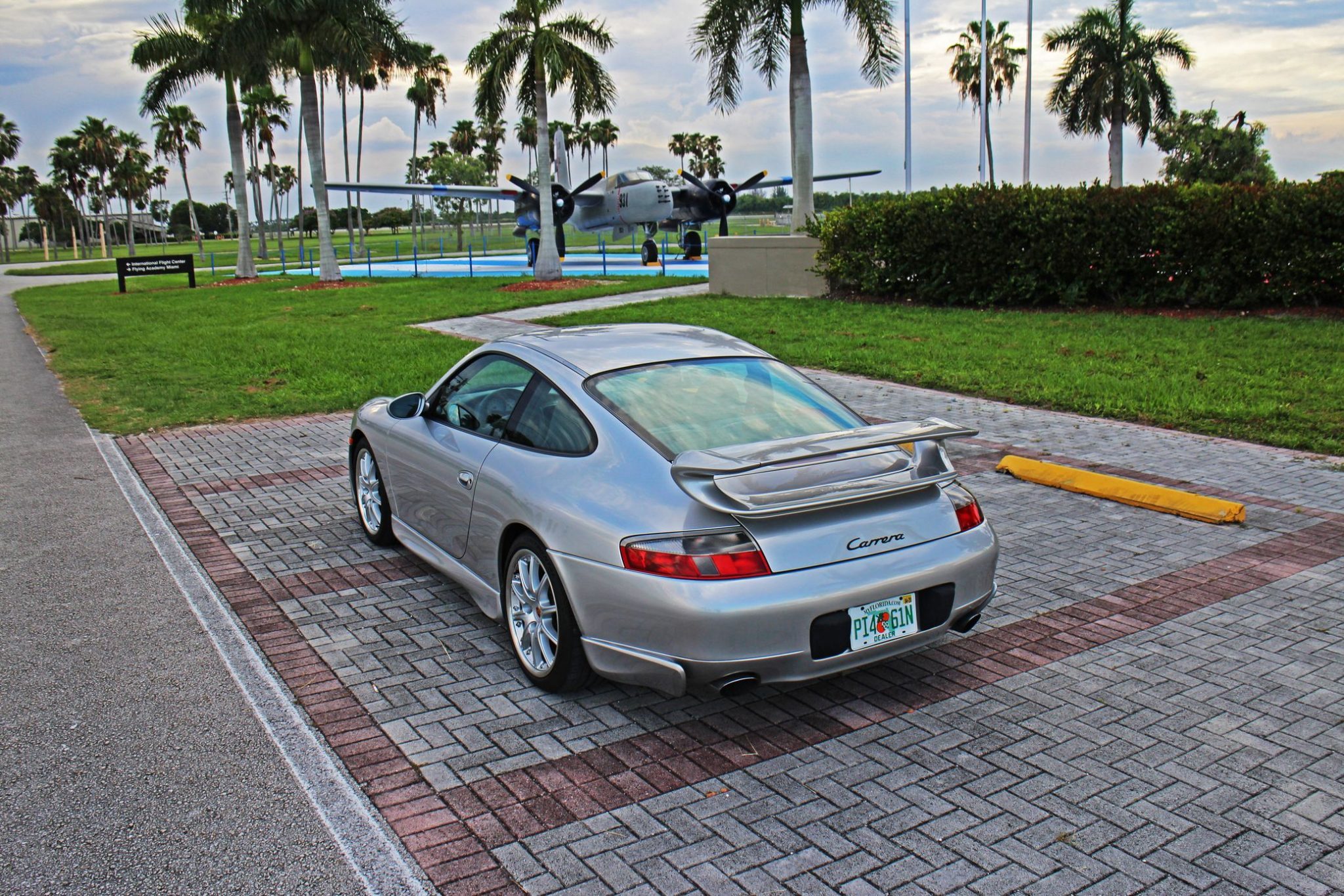 Download mobile wallpaper Car, Vehicles, Porsche 911 Carrera, Silver Car, Coupé for free.