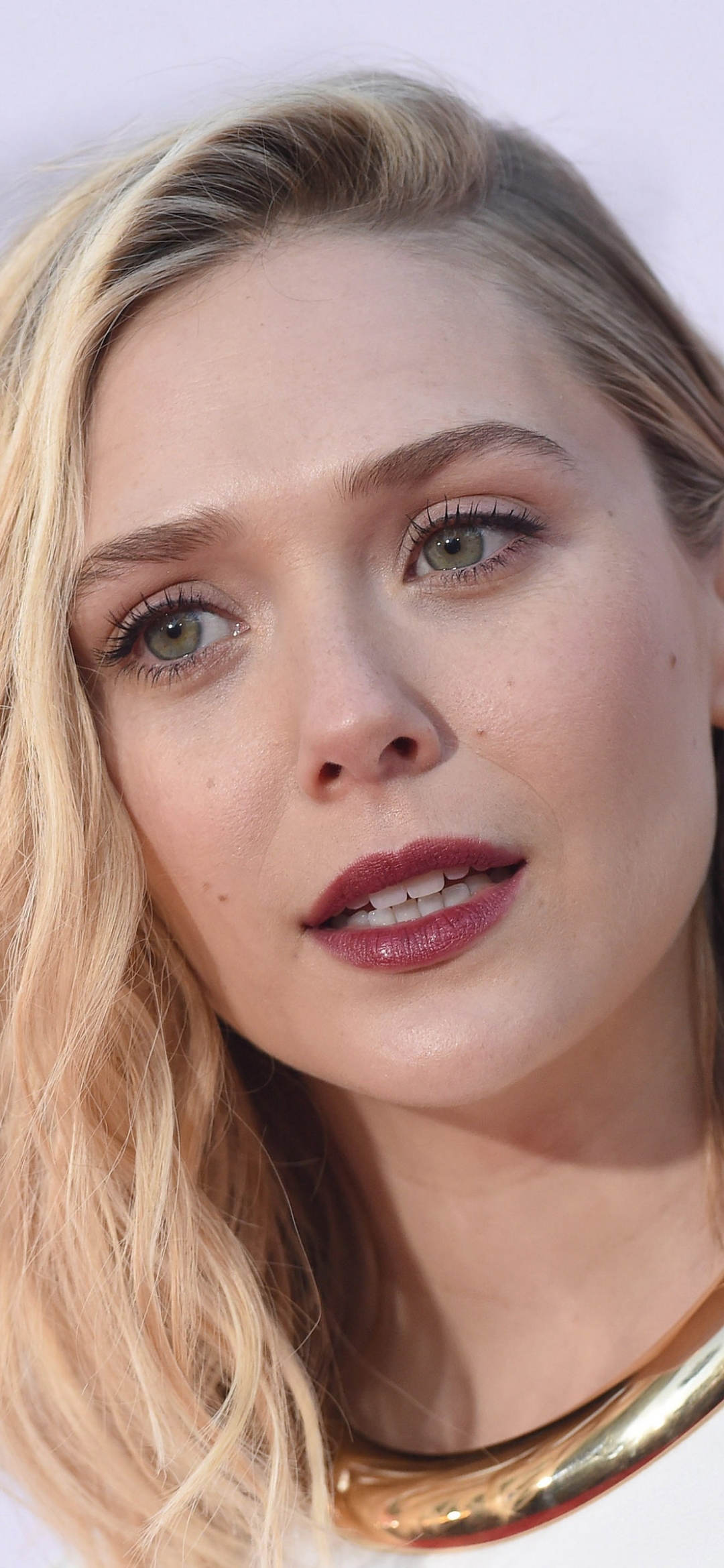 Download mobile wallpaper Close Up, Blonde, Face, Green Eyes, American, Celebrity, Actress, Lipstick, Elizabeth Olsen for free.