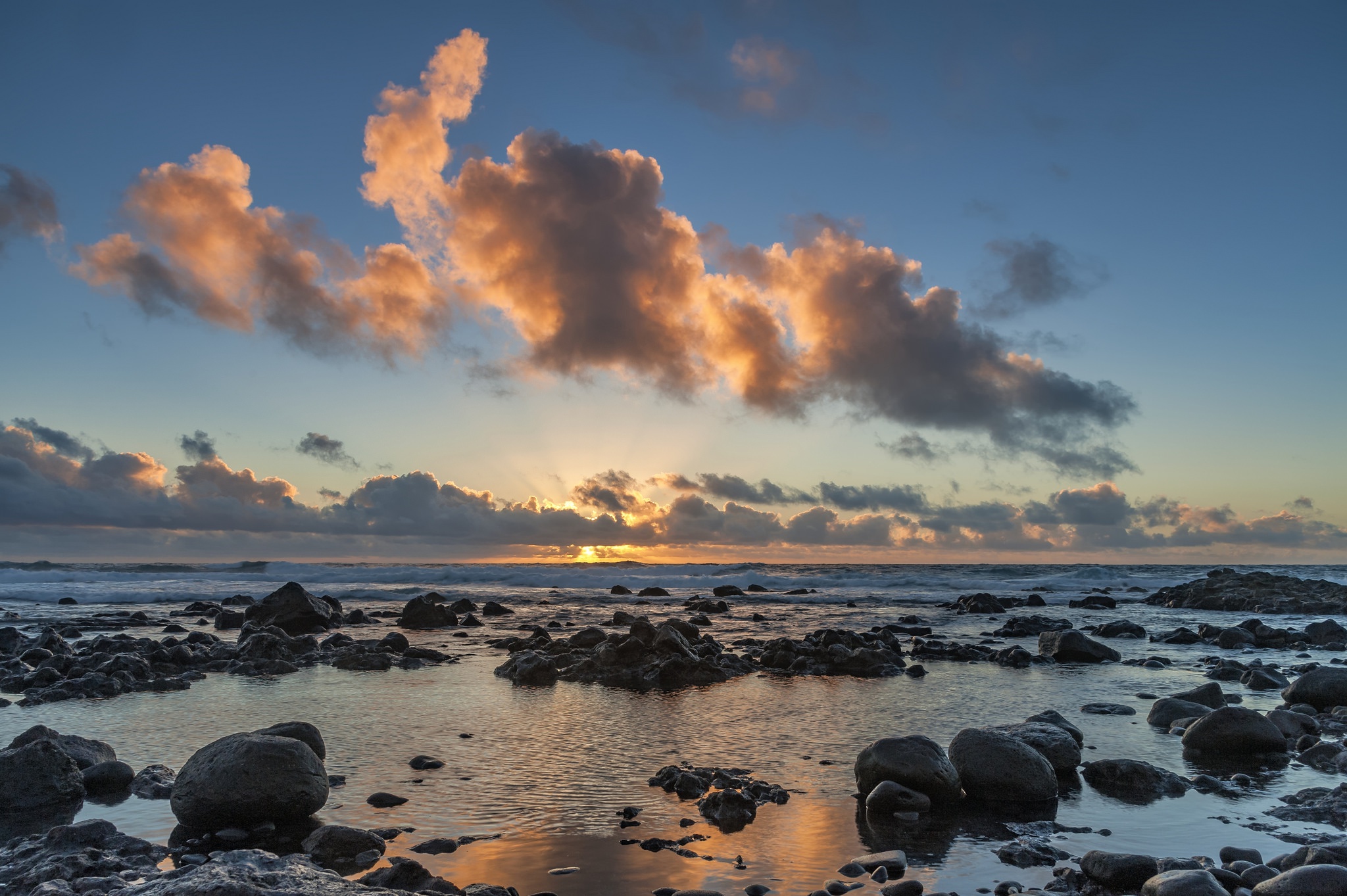 Download mobile wallpaper Sky, Horizon, Ocean, Earth, Cloud for free.