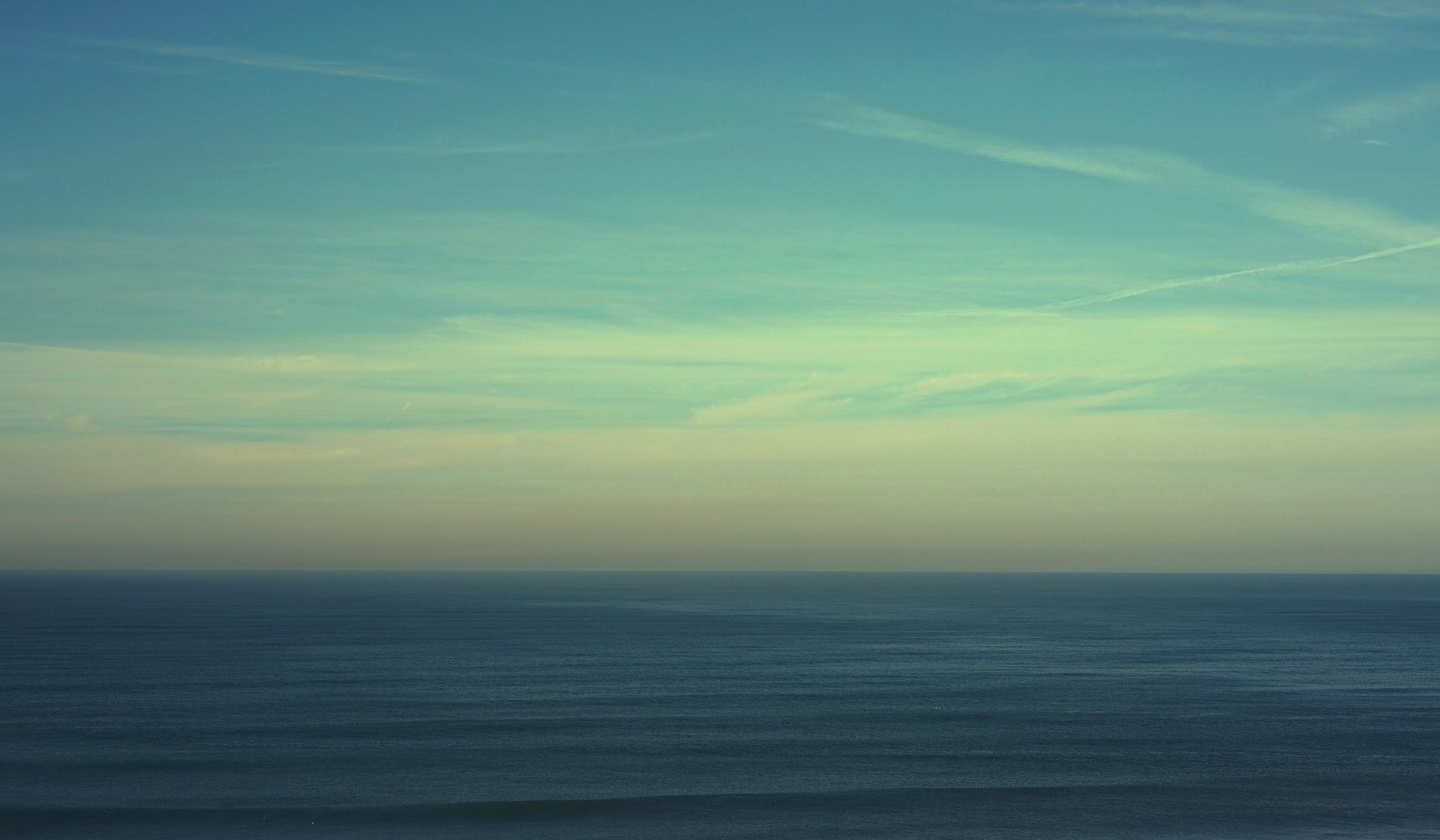 Download mobile wallpaper Sky, Ocean, Earth, Minimalist for free.