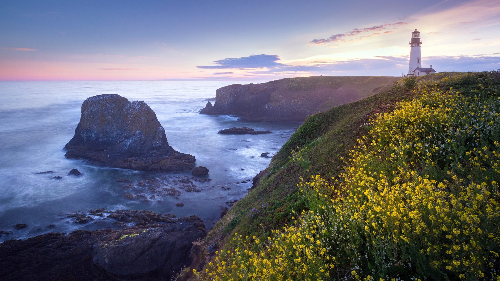 Free download wallpaper Horizon, Coast, Ocean, Lighthouse, Man Made on your PC desktop