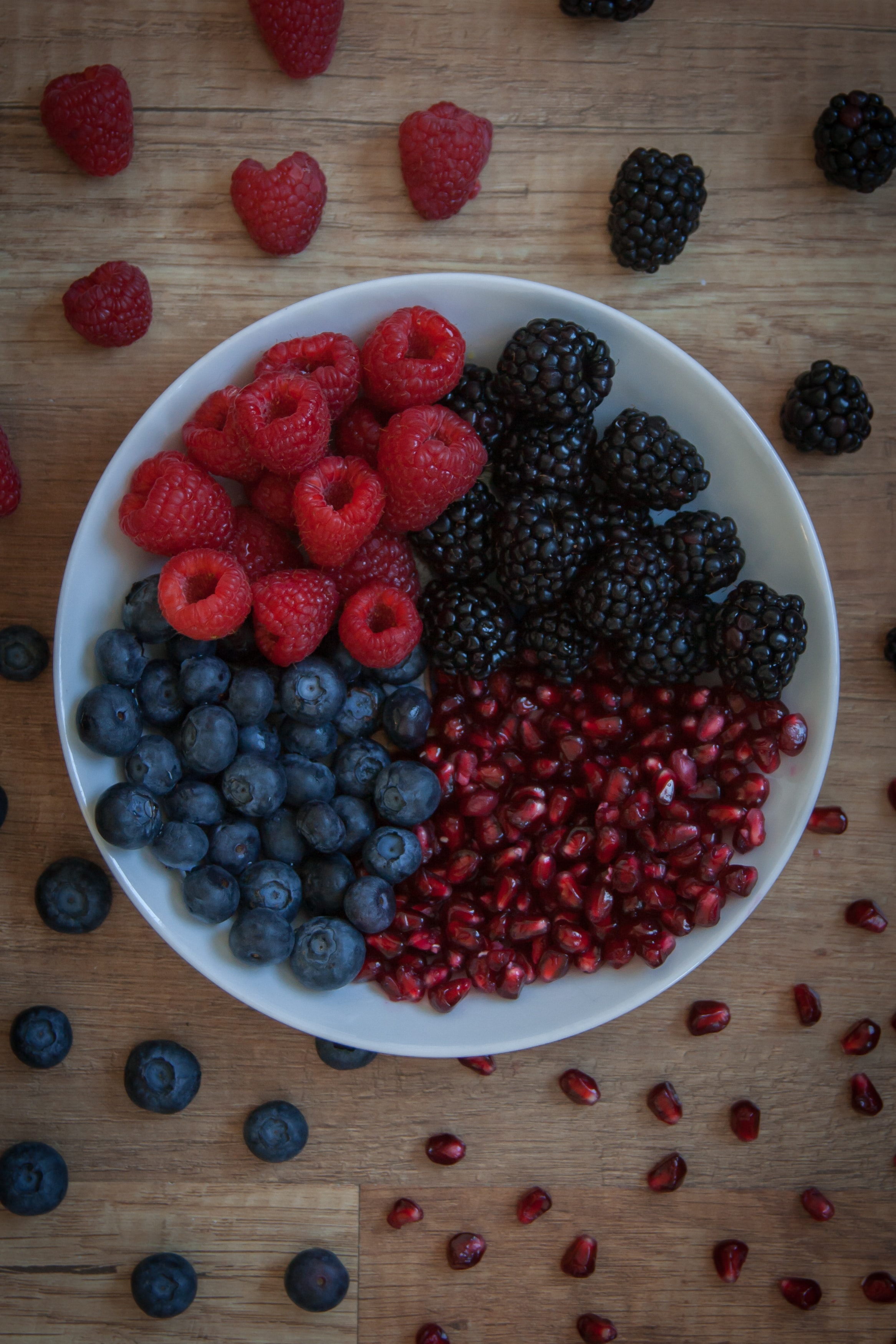 bilberries, food, raspberry, berries, blackberry, bowl, garnet, pomegranate