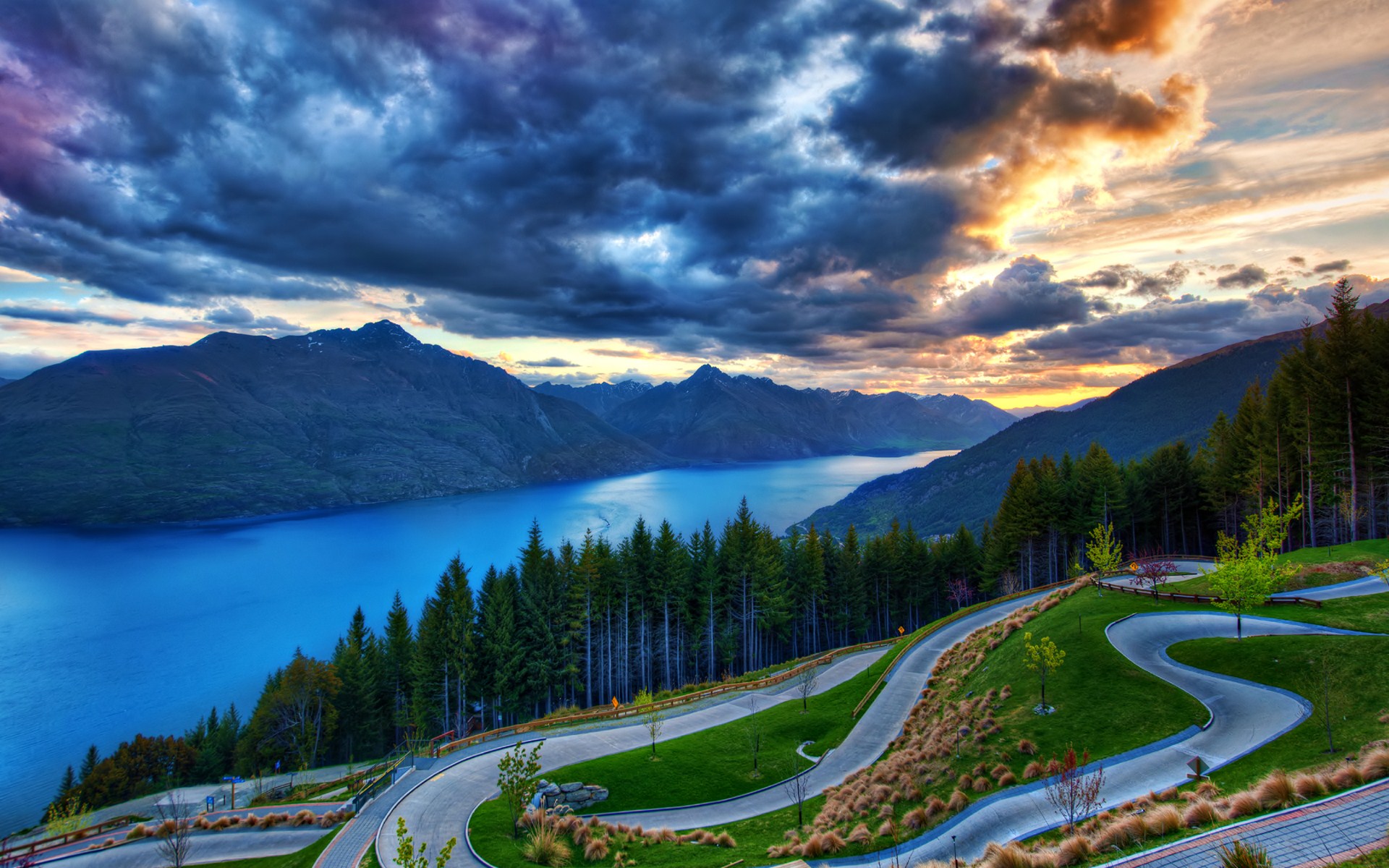 Laden Sie das Landschaft, See, Straße, Wald, Gebirge, Wolke, Menschengemacht-Bild kostenlos auf Ihren PC-Desktop herunter