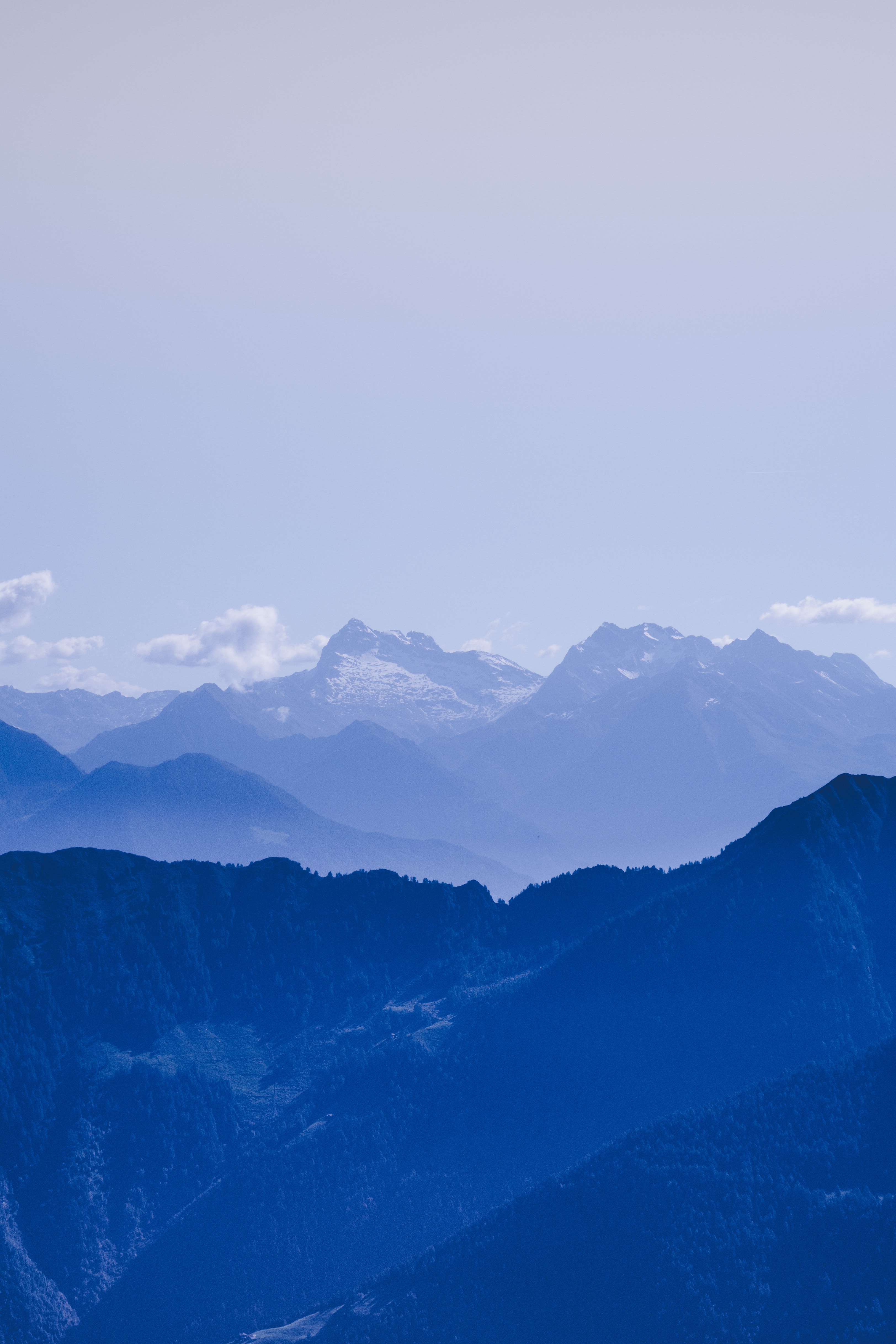Скачать обои бесплатно Синий, Вершины, Природа, Небо, Туман, Горы картинка на рабочий стол ПК