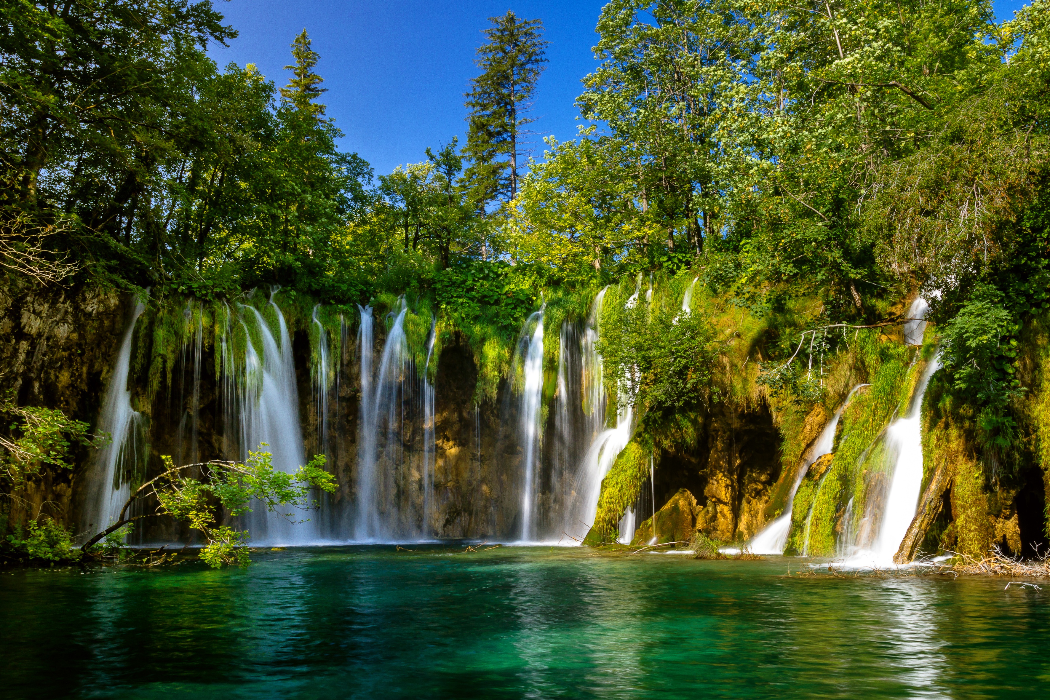 Скачать обои бесплатно Природа, Водопад, Хорватия, Земля/природа, Плитвицкое Озеро картинка на рабочий стол ПК