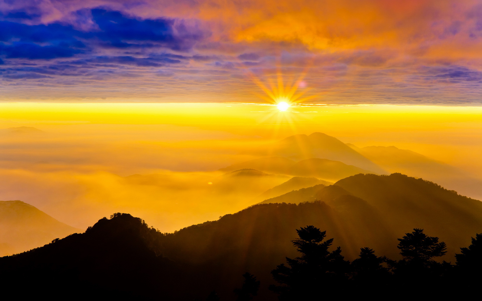Free download wallpaper Sunset, Sun, Fog, Earth, Hill, Cloud, Sunshine on your PC desktop