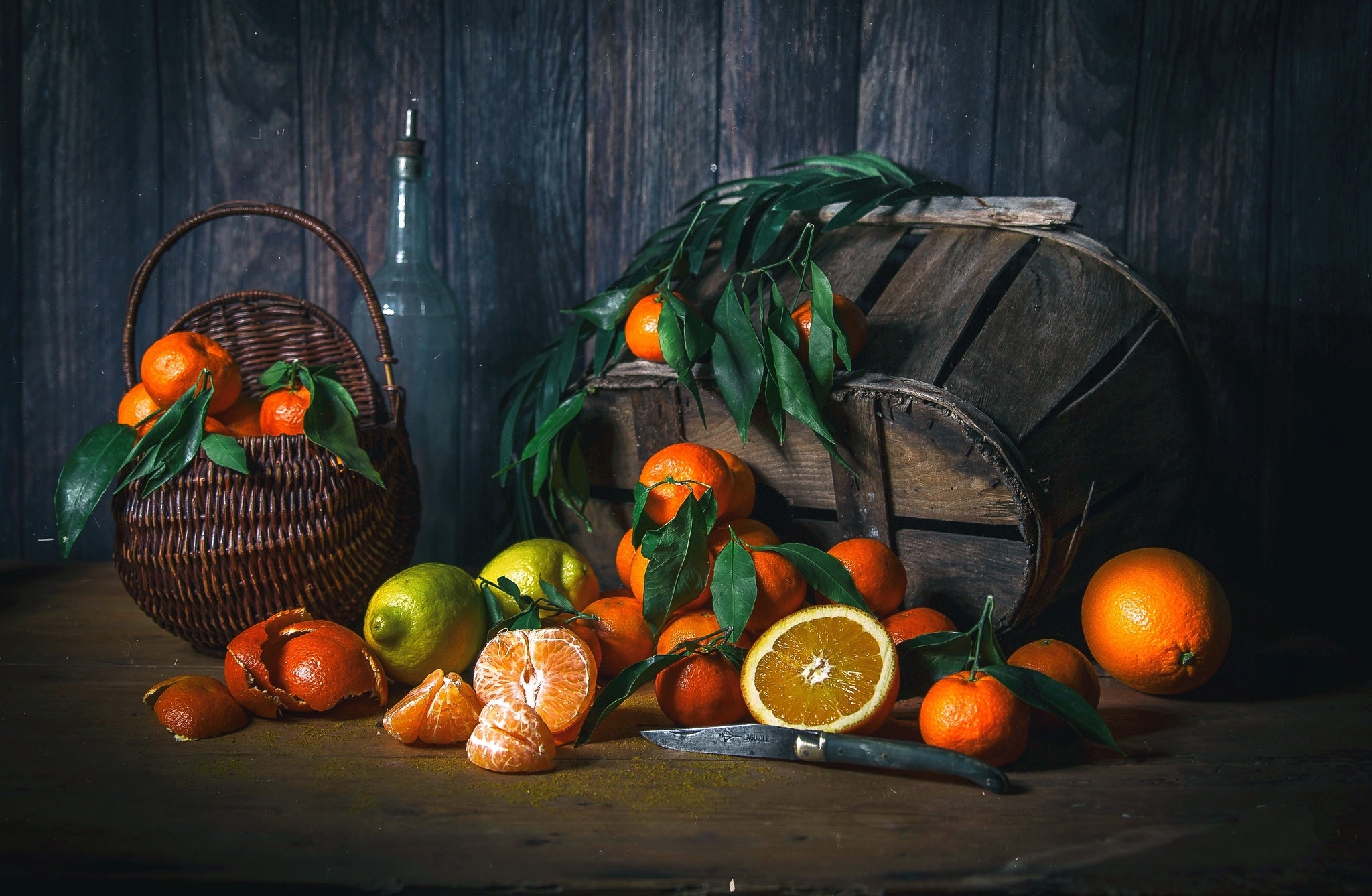896212 скачать картинку мандарины, корзина, еда, натюрморт, фрукты, апельсин) - обои и заставки бесплатно