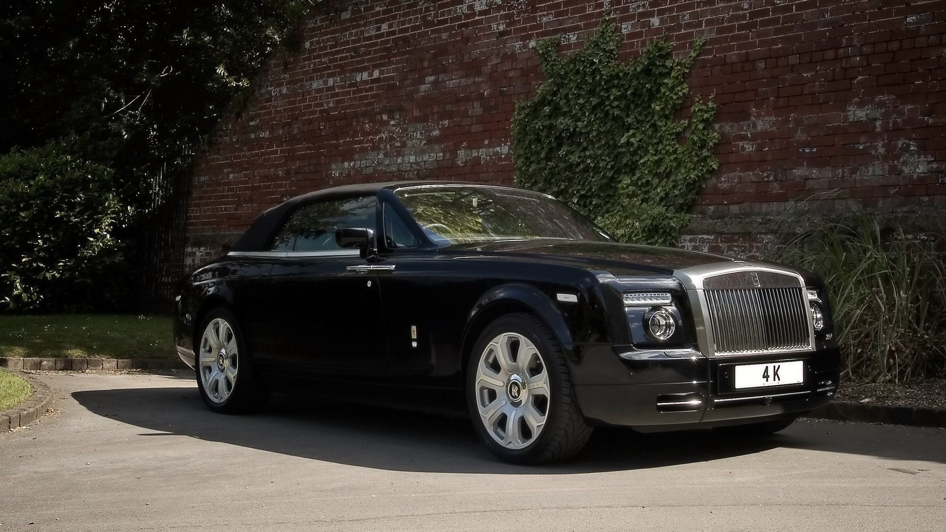 Téléchargez des papiers peints mobile Rolls Royce, Voiture, Véhicules, Voiture Noire, Rolls Royce Phantom gratuitement.
