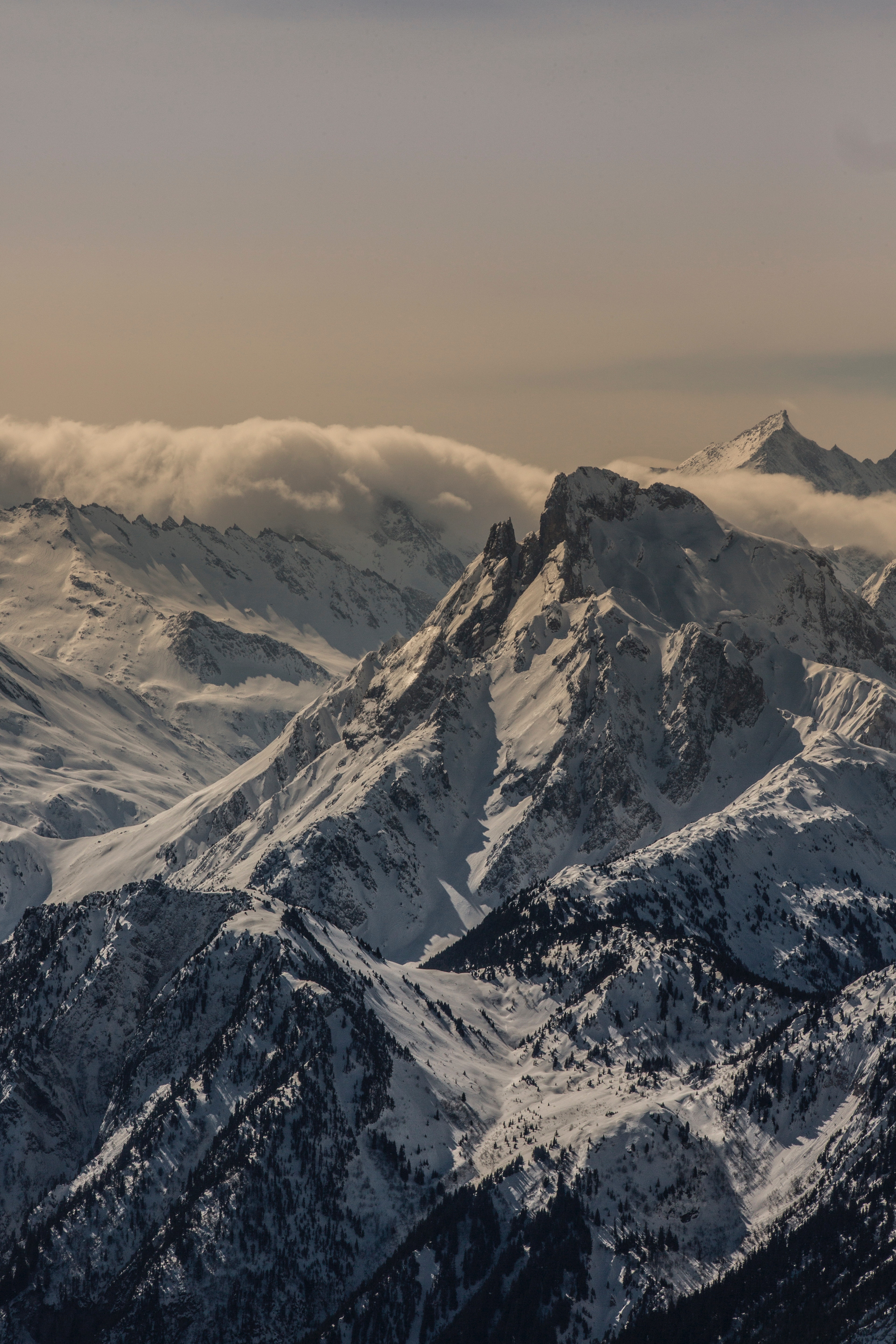 Скачать обои бесплатно Вершина, Гора, Заснеженный, Природа, Сумерки, Снег, Франция картинка на рабочий стол ПК