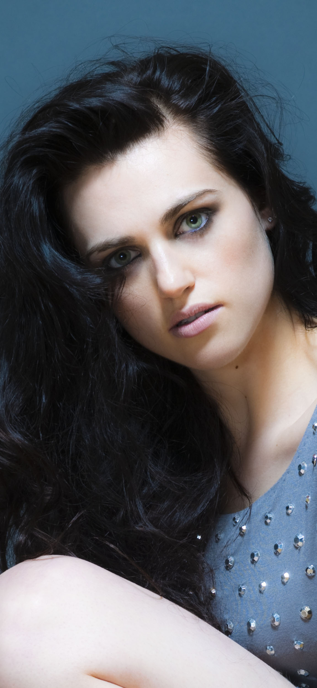 Download mobile wallpaper Celebrity, Black Hair, Actress, Katie Mcgrath for free.