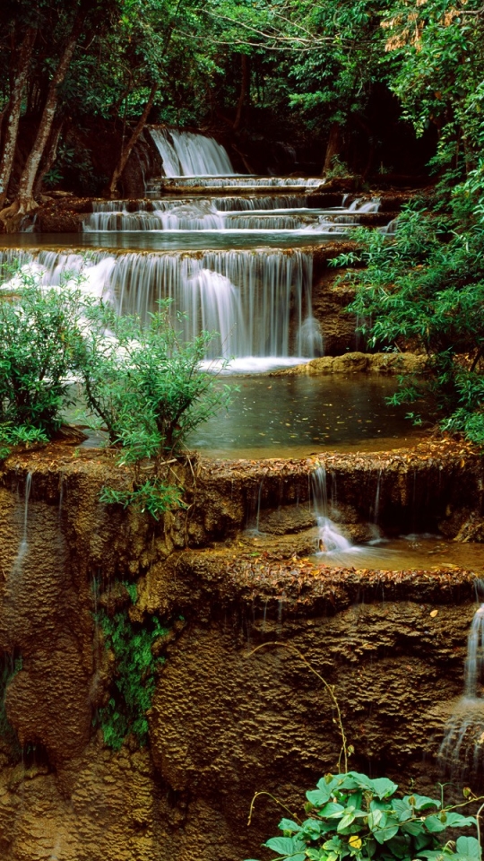 Download mobile wallpaper Nature, Water, Waterfalls, Waterfall, Vegetation, Earth for free.