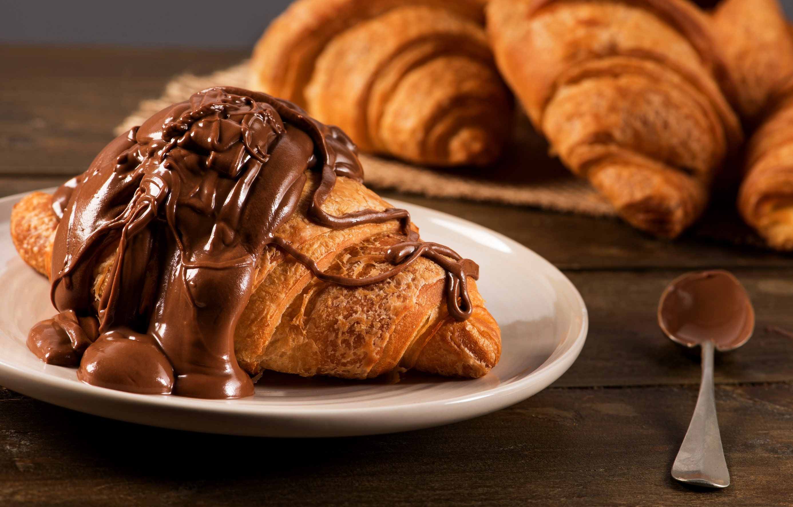 Download mobile wallpaper Food, Croissant, Viennoiserie for free.