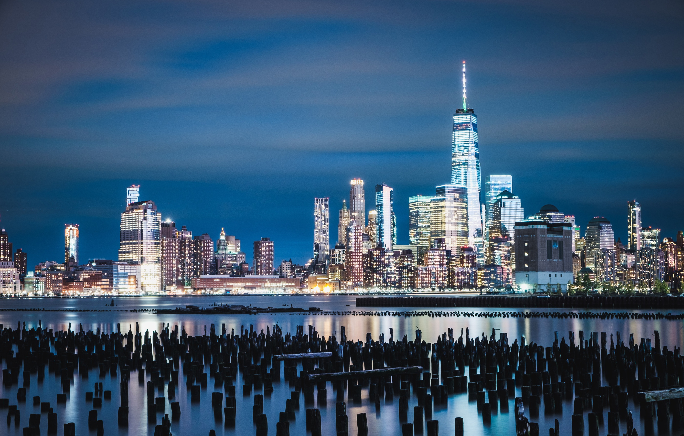 Laden Sie das Städte, Wolkenkratzer, Gebäude, New York, Nacht, Vereinigte Staaten Von Amerika, Menschengemacht, Großstadt-Bild kostenlos auf Ihren PC-Desktop herunter