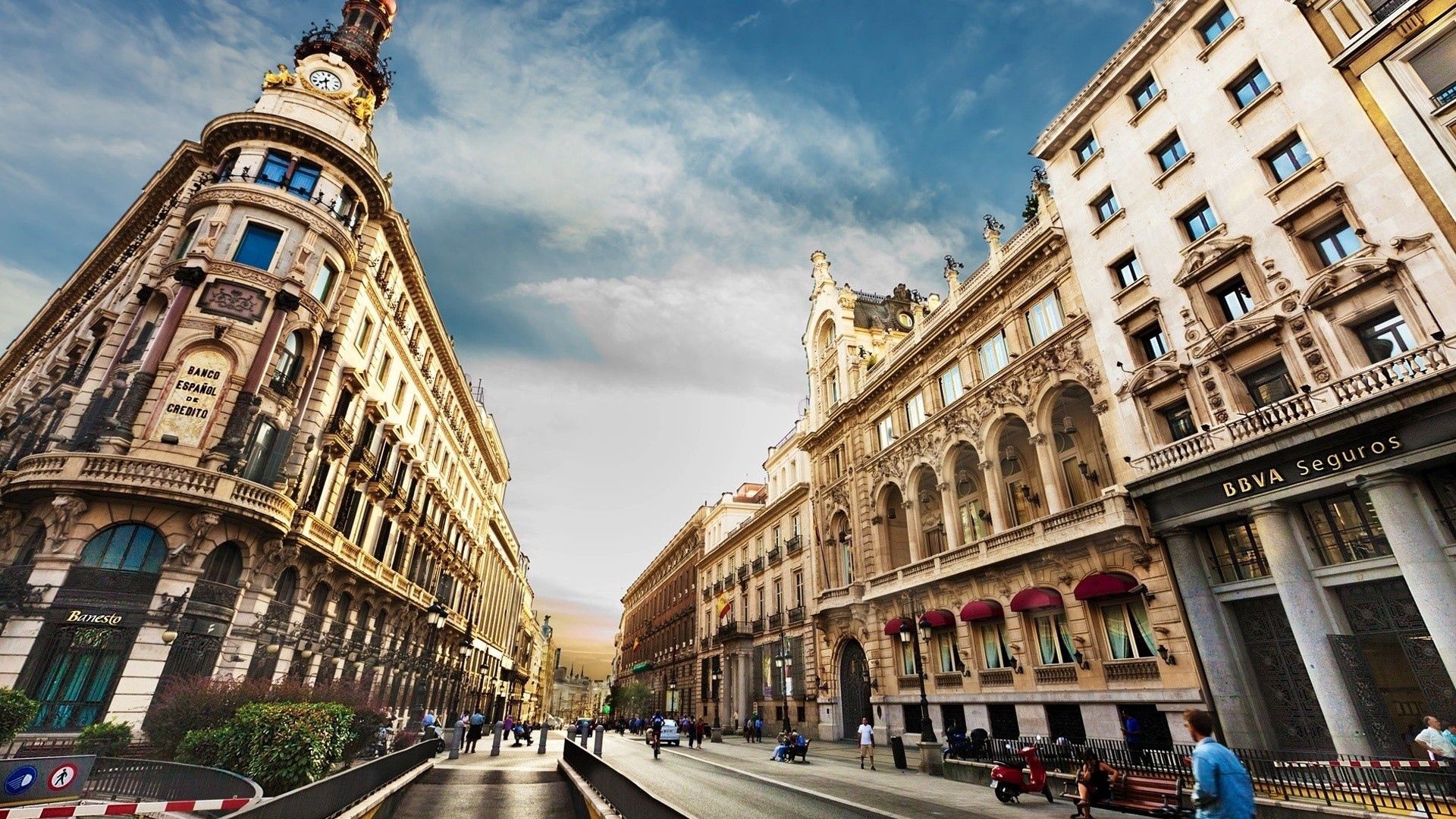 Скачать обои бесплатно Здания, Город, Города, Улица, Барселона, Барселона (Barcelona), Люди картинка на рабочий стол ПК