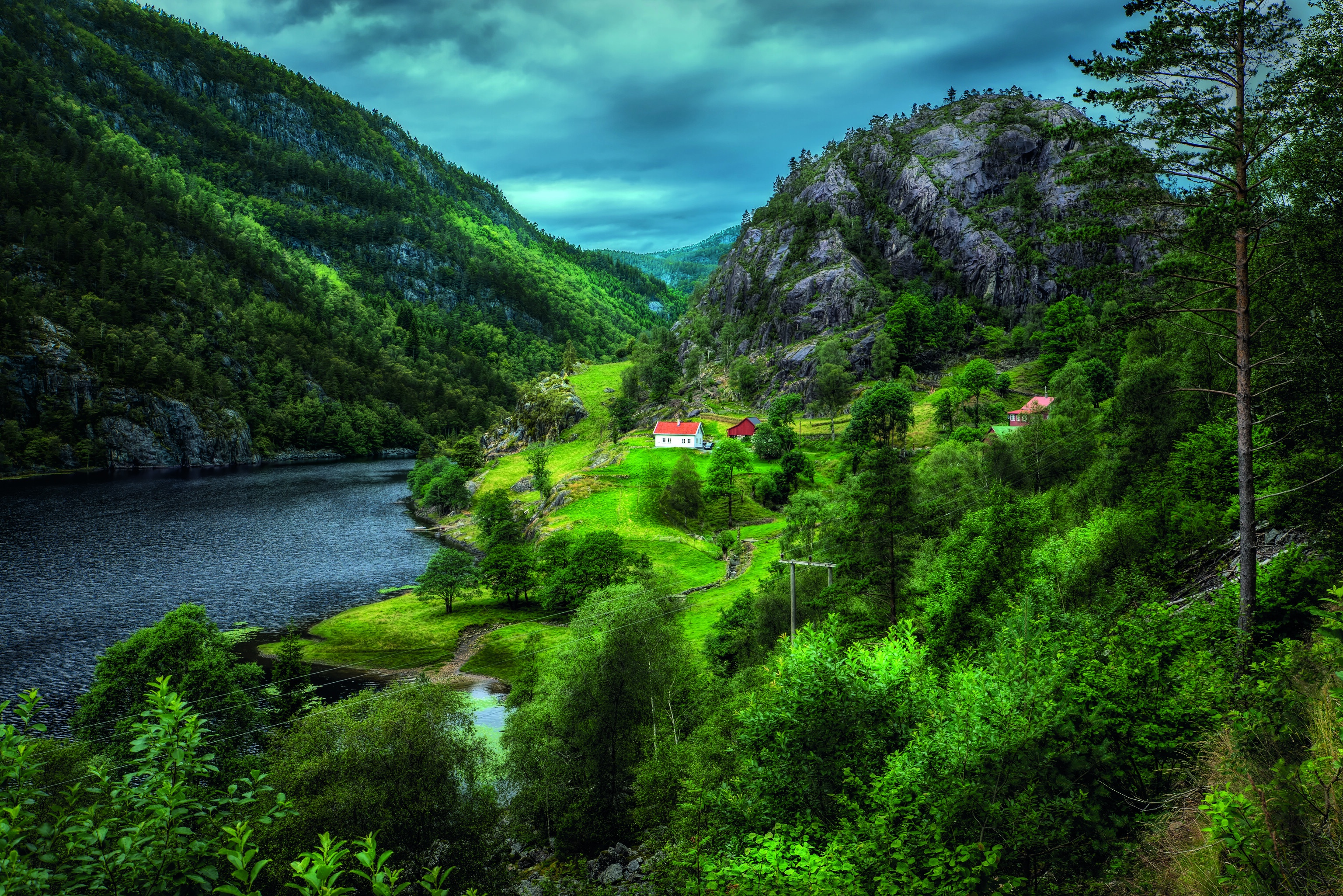 Скачать картинку Пейзаж, Река, Гора, Норвегия, Фотографии, Фьорд в телефон бесплатно.