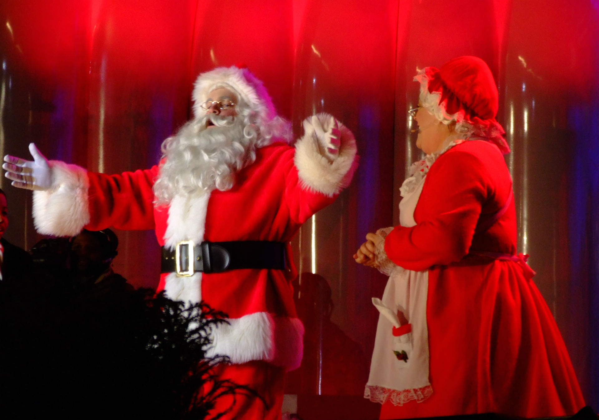 Download mobile wallpaper Christmas, Holiday, Santa, Kris Kringle for free.