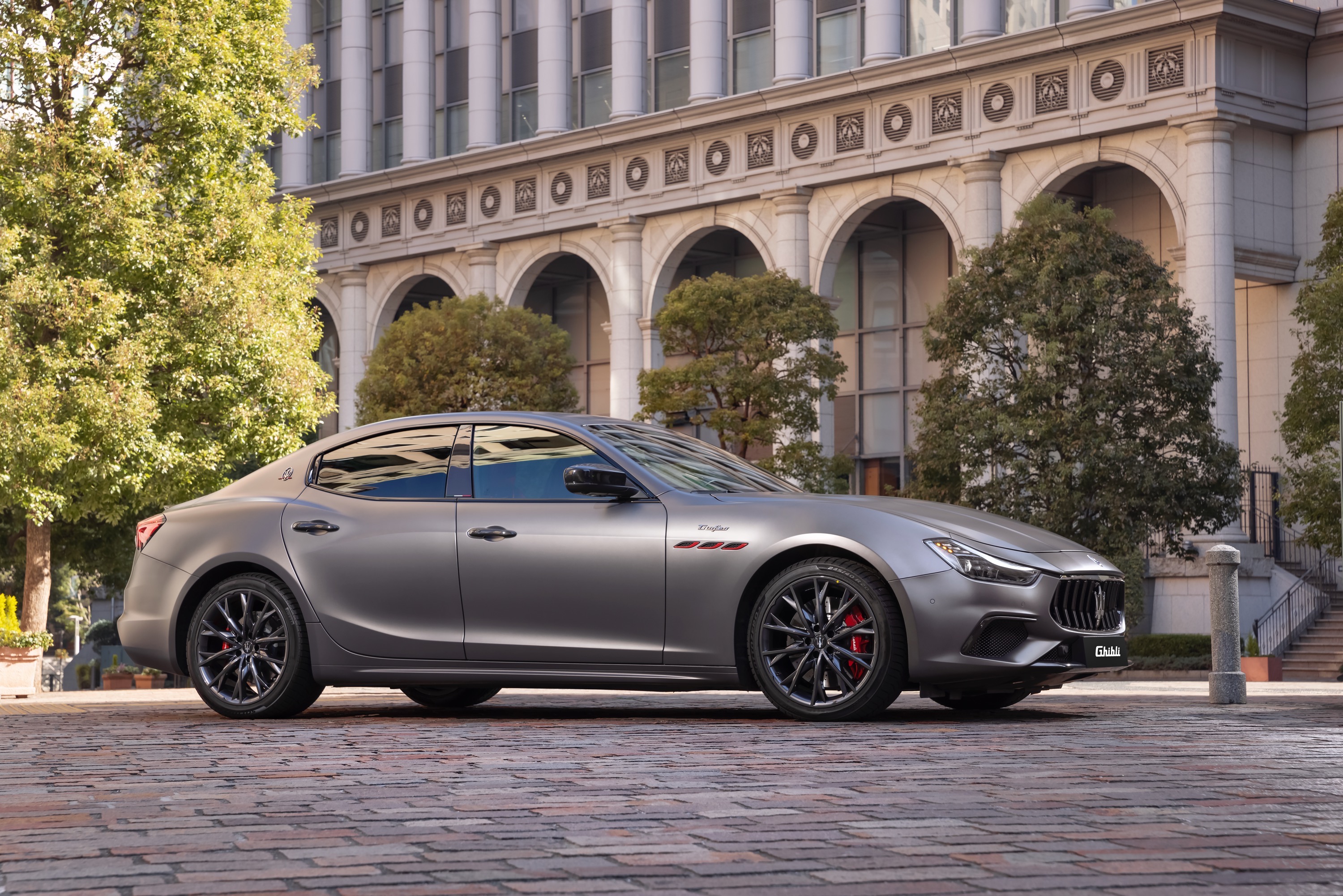Laden Sie Maserati Ghibli Trofeo Carbon Paket HD-Desktop-Hintergründe herunter