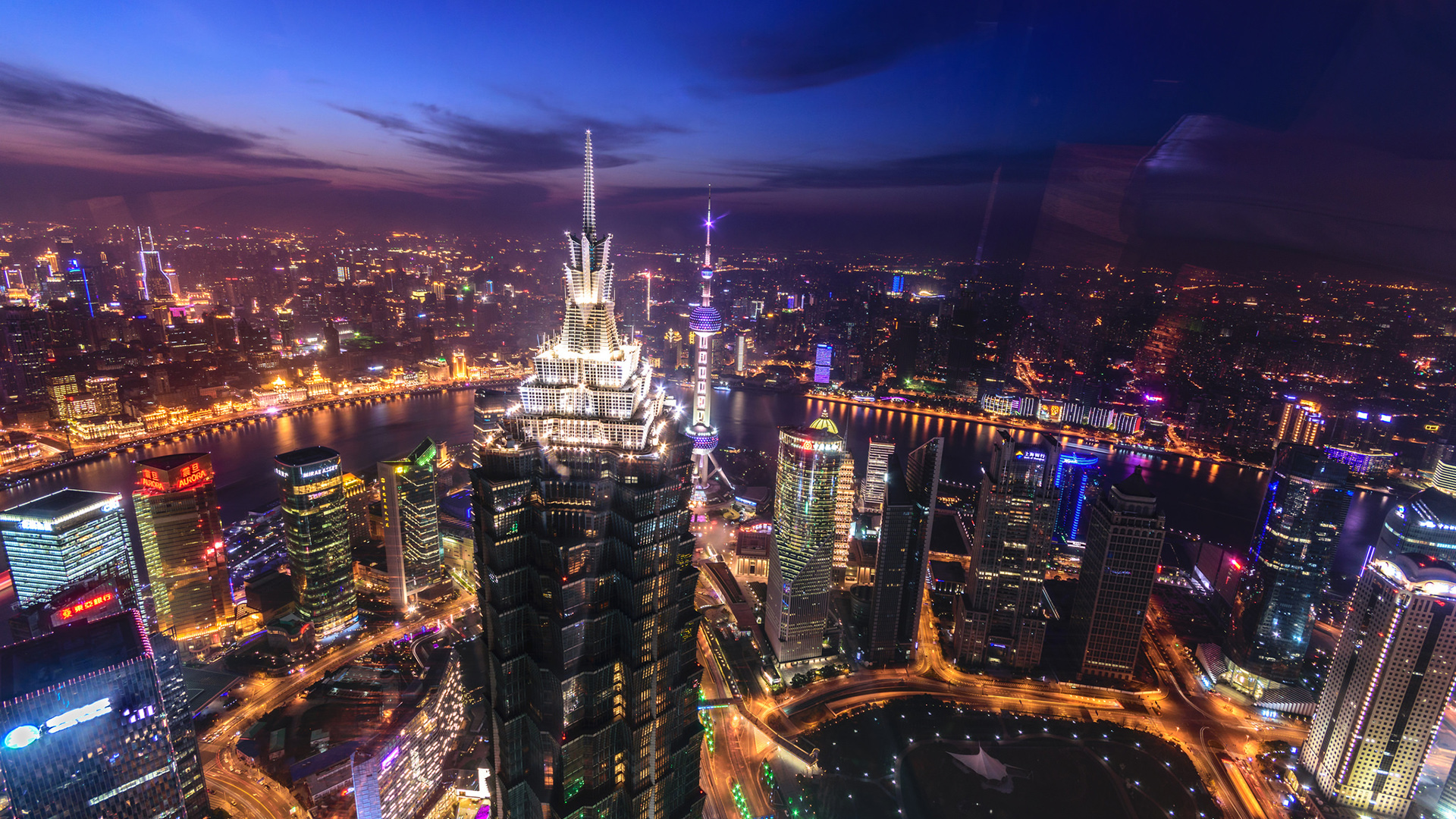 Скачать картинку Шанхай, Здание, Города, Сделано Человеком, Ночь в телефон бесплатно.