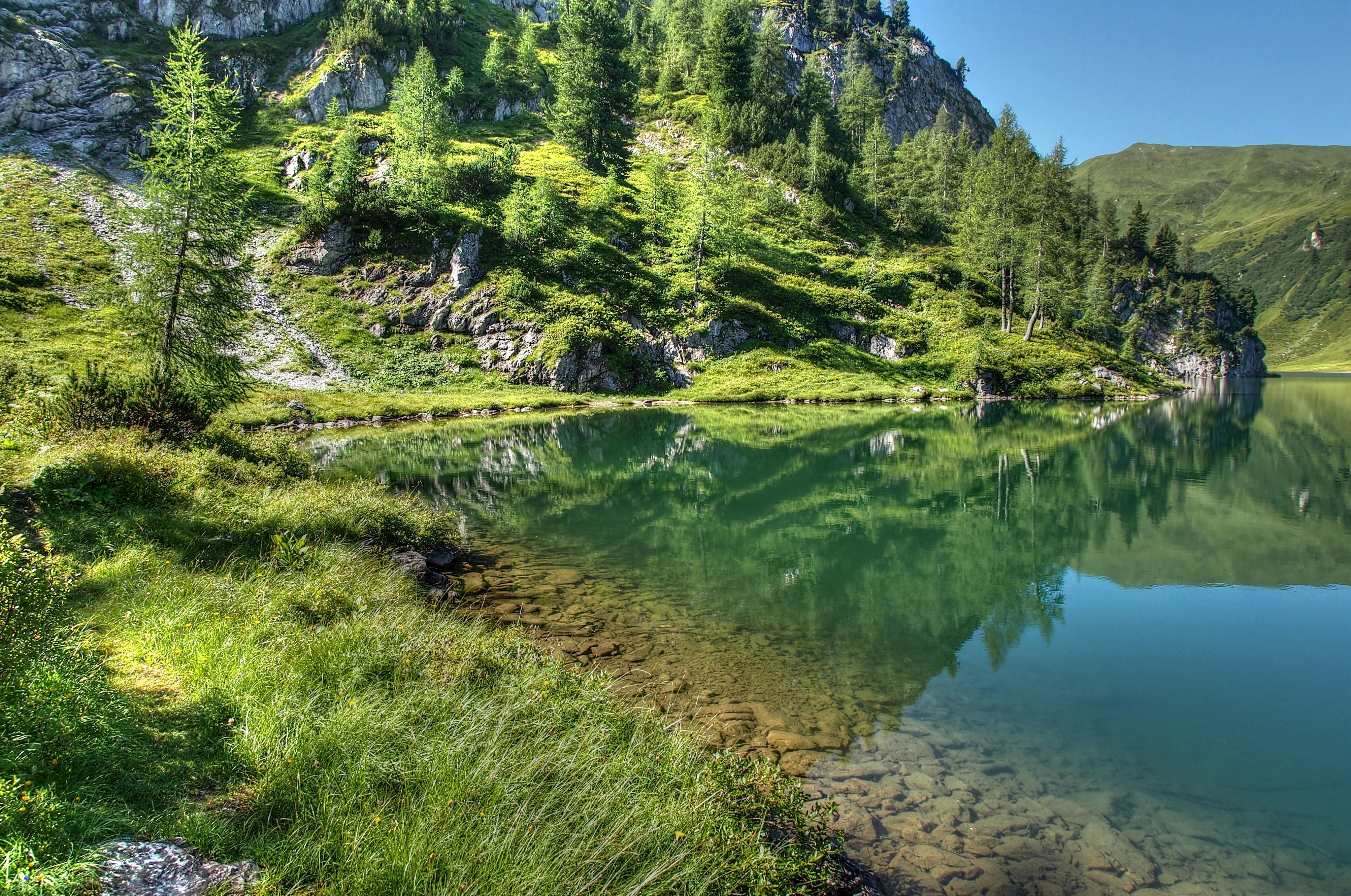 Descarga gratuita de fondo de pantalla para móvil de Naturaleza, Lago, Montañas, Paisaje.