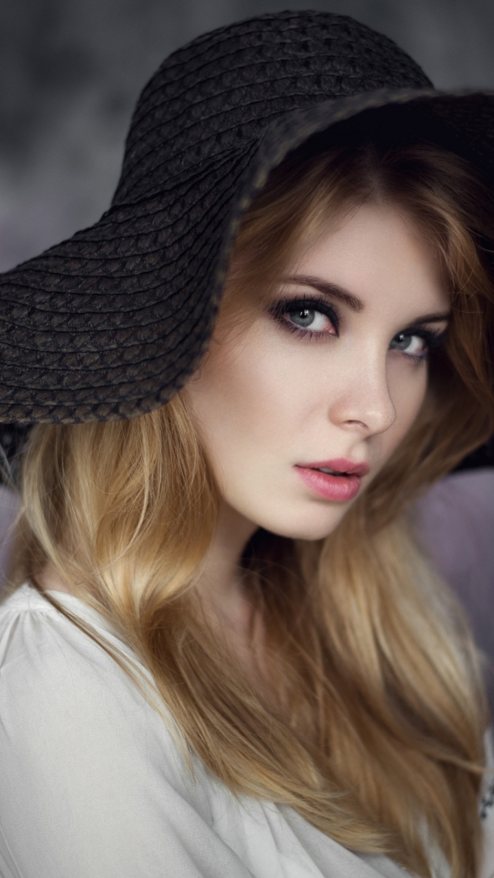 Download mobile wallpaper Bokeh, Blonde, Face, Hat, Model, Women, Blue Eyes for free.