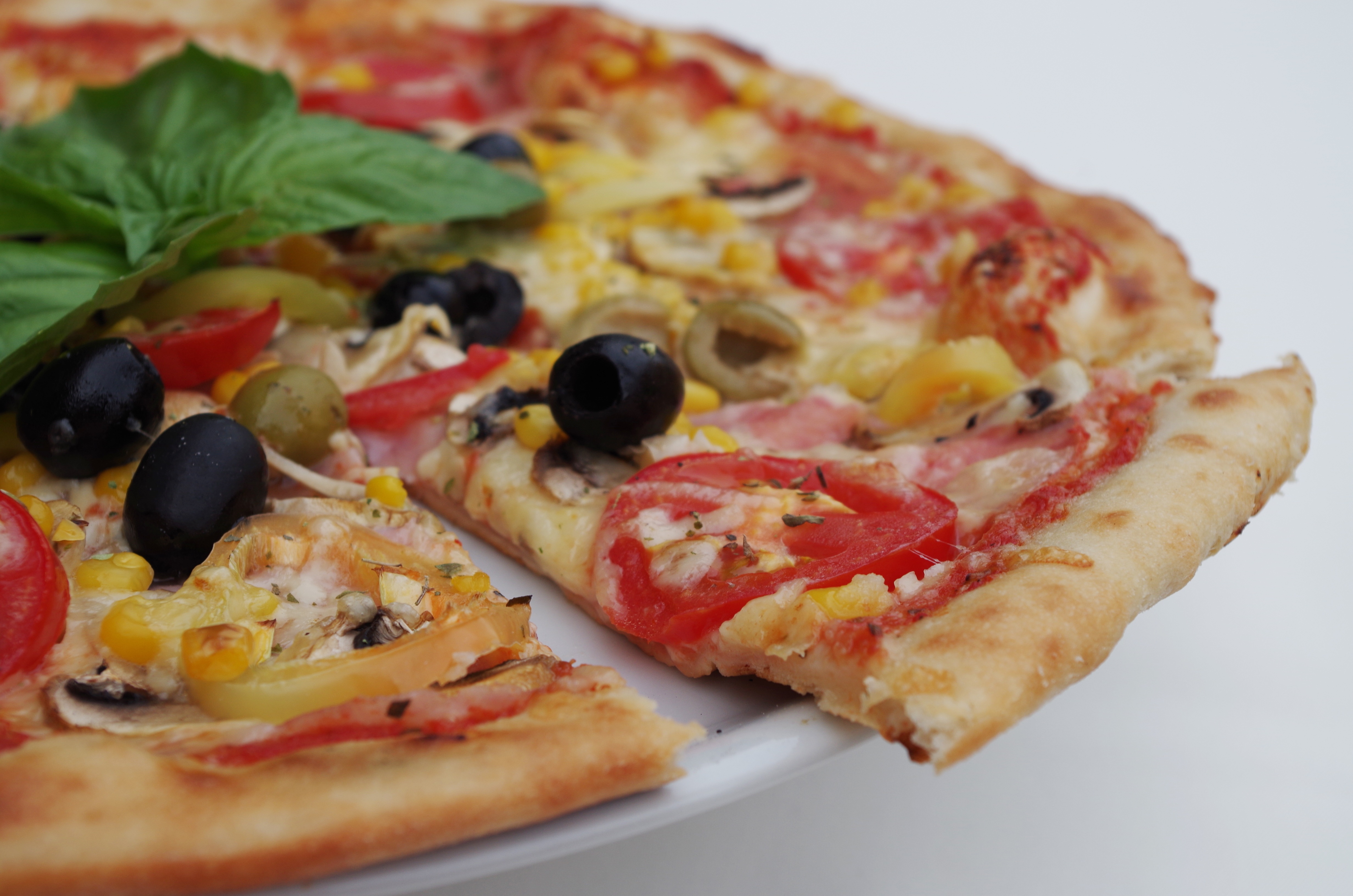Download mobile wallpaper Food, Pizza, Pepper, Olive for free.