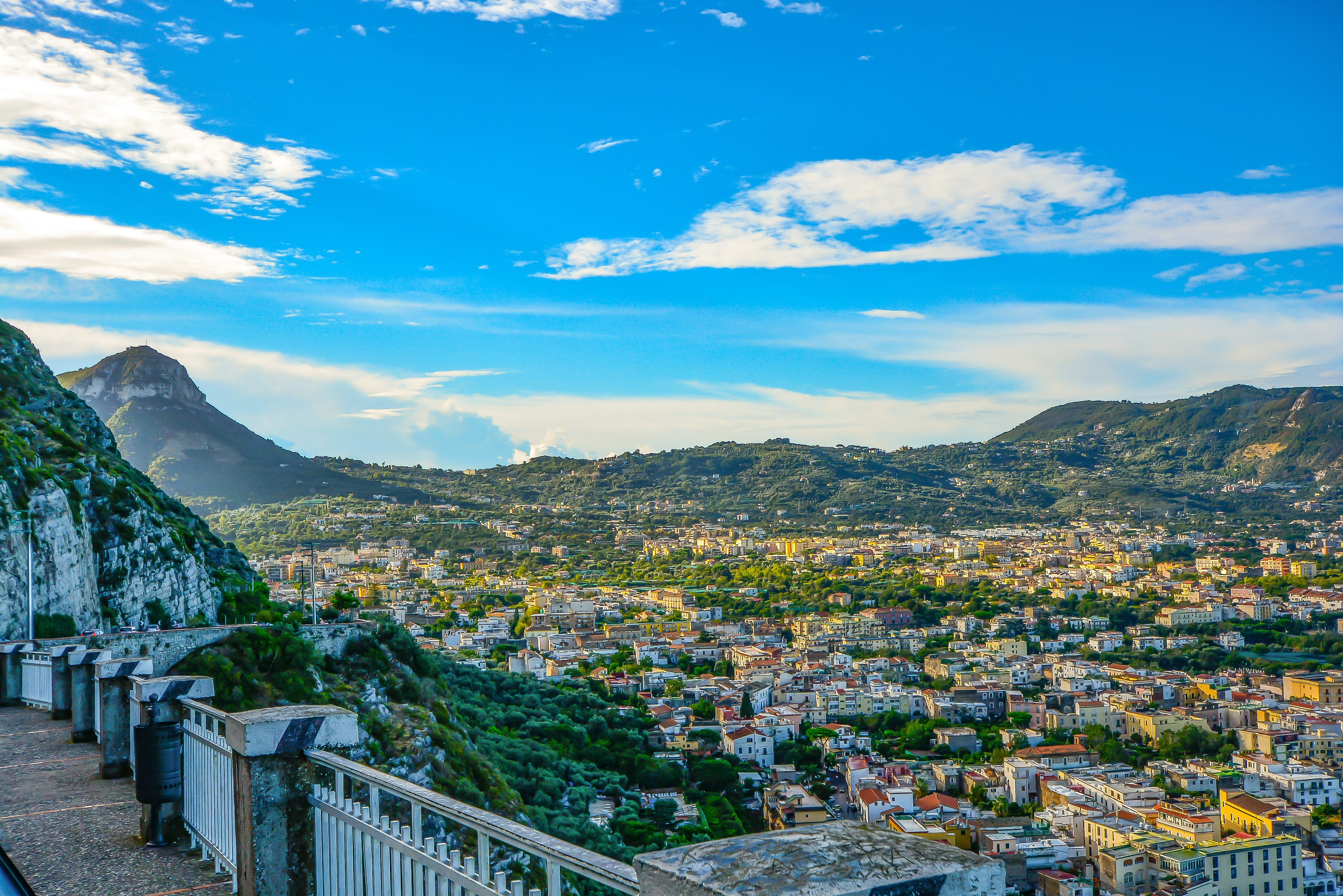 Téléchargez gratuitement l'image Villes, Amalfi, Montagnes, L'architecture, Italie sur le bureau de votre PC