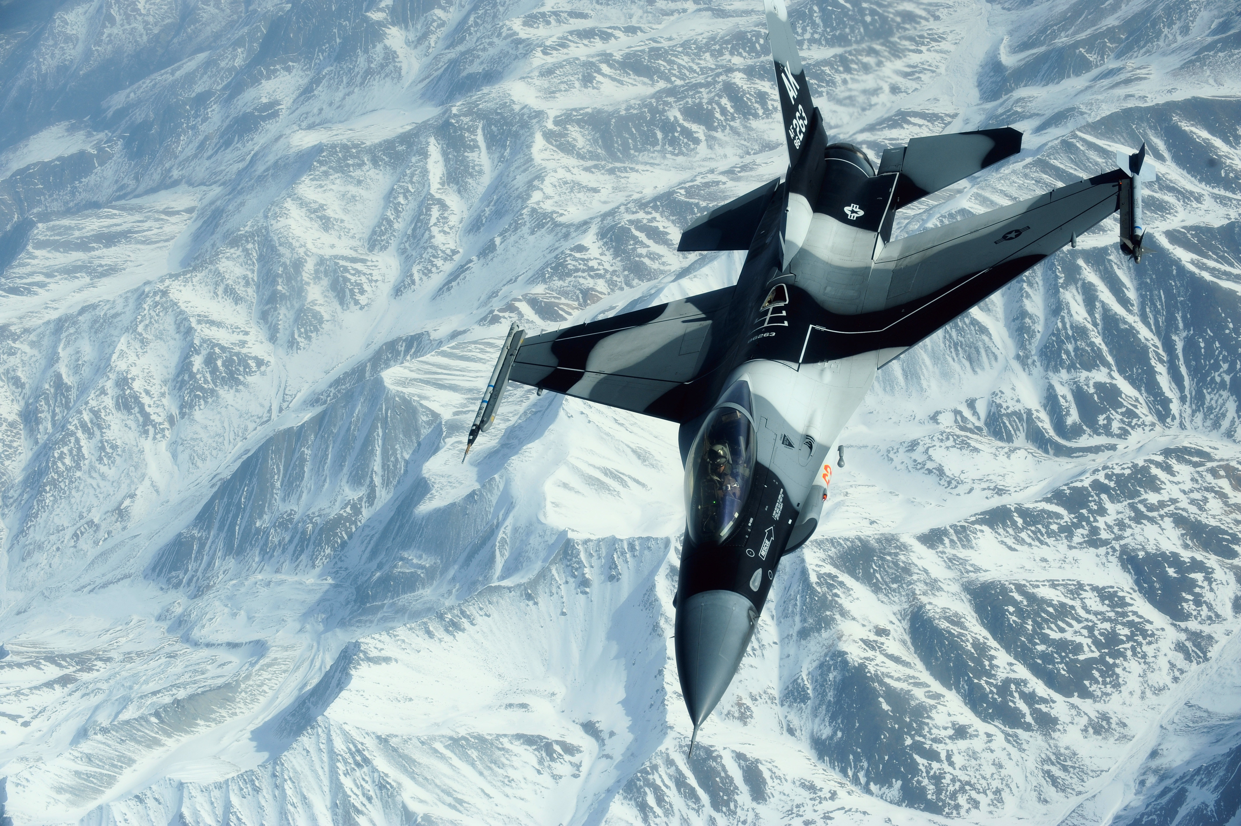 171745 завантажити шпалери військовий, general dynamics f 16 fighting falcon, літак, реактивні винищувачі - заставки і картинки безкоштовно