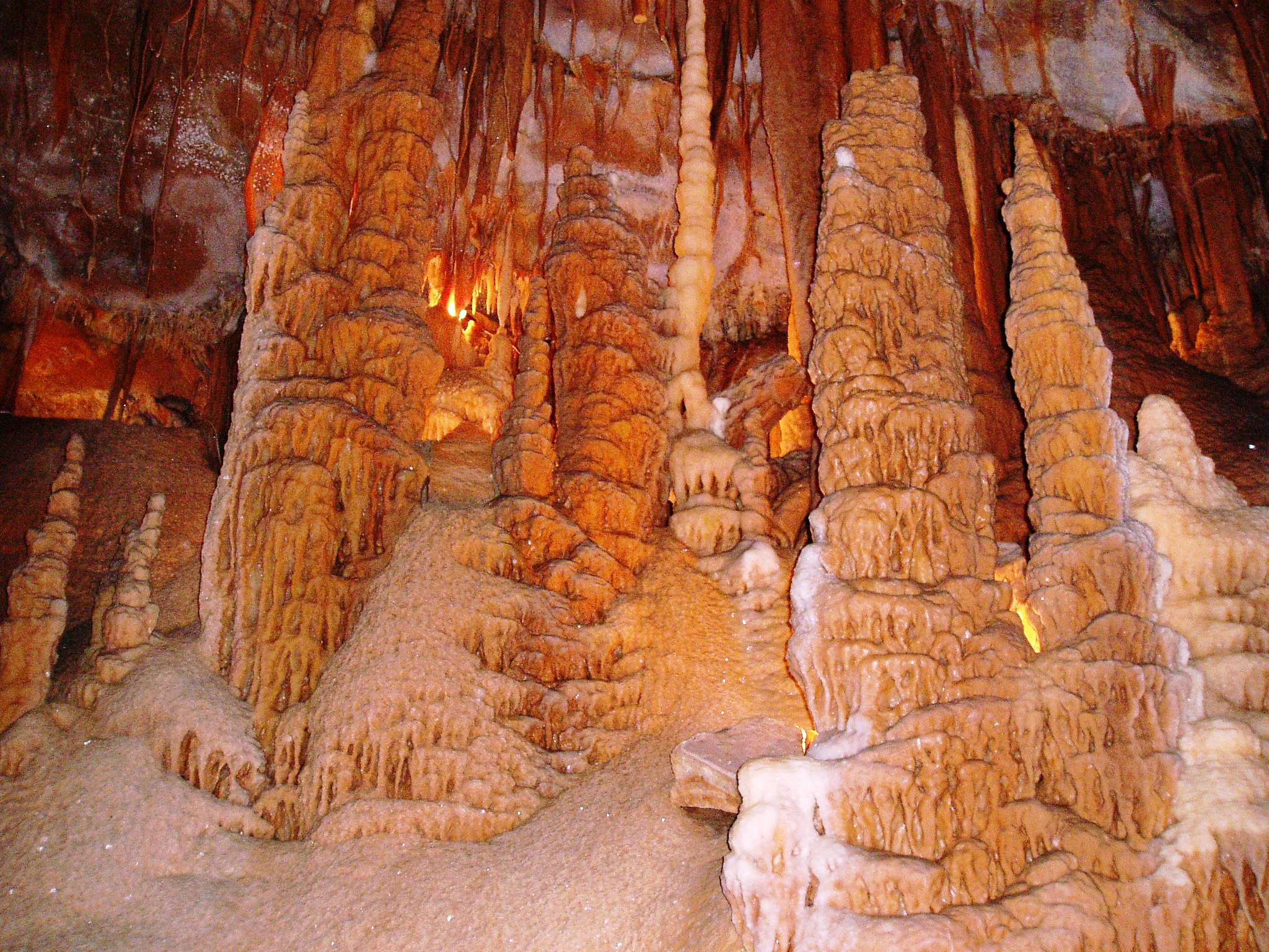 Завантажити шпалери Дженоланські Печери на телефон безкоштовно
