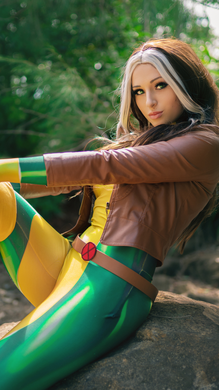 Download mobile wallpaper X Men, Brunette, Women, Green Eyes, Cosplay, Rogue (Marvel Comics), Two Toned Hair, Leather Jacket for free.