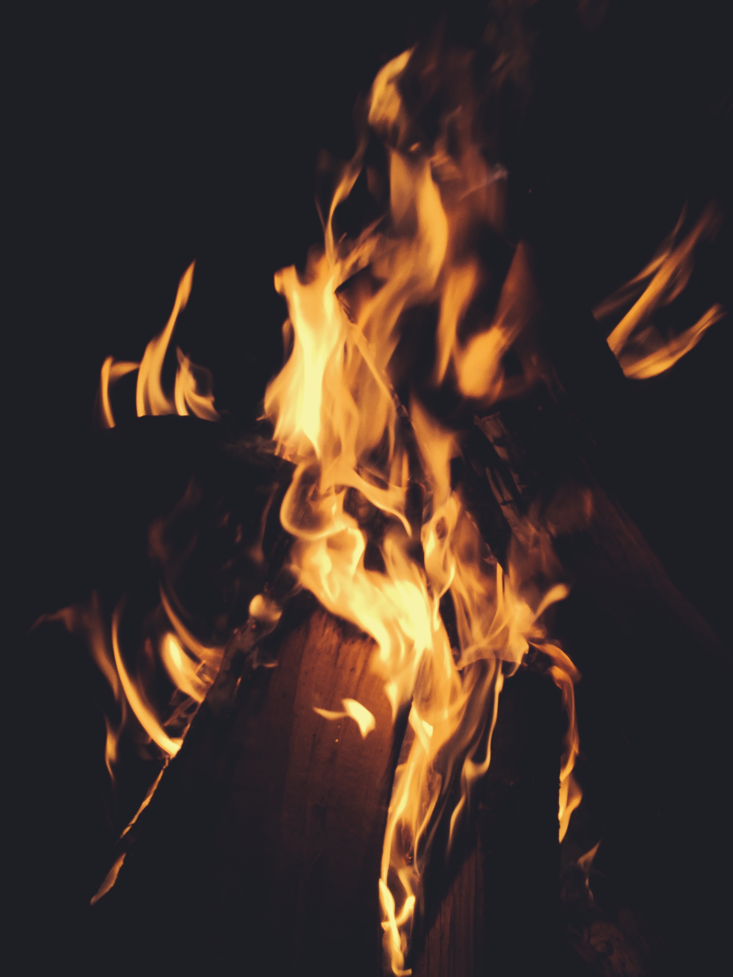 無料モバイル壁紙火災, 暗い, 火炎, 炎, 薪, たき火, 闇をダウンロードします。