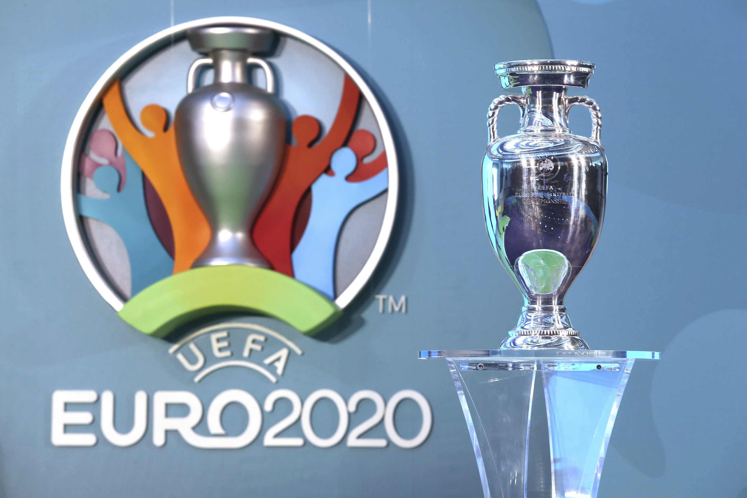1026369 скачать обои виды спорта, евро 2020, футбол, трофей - заставки и картинки бесплатно