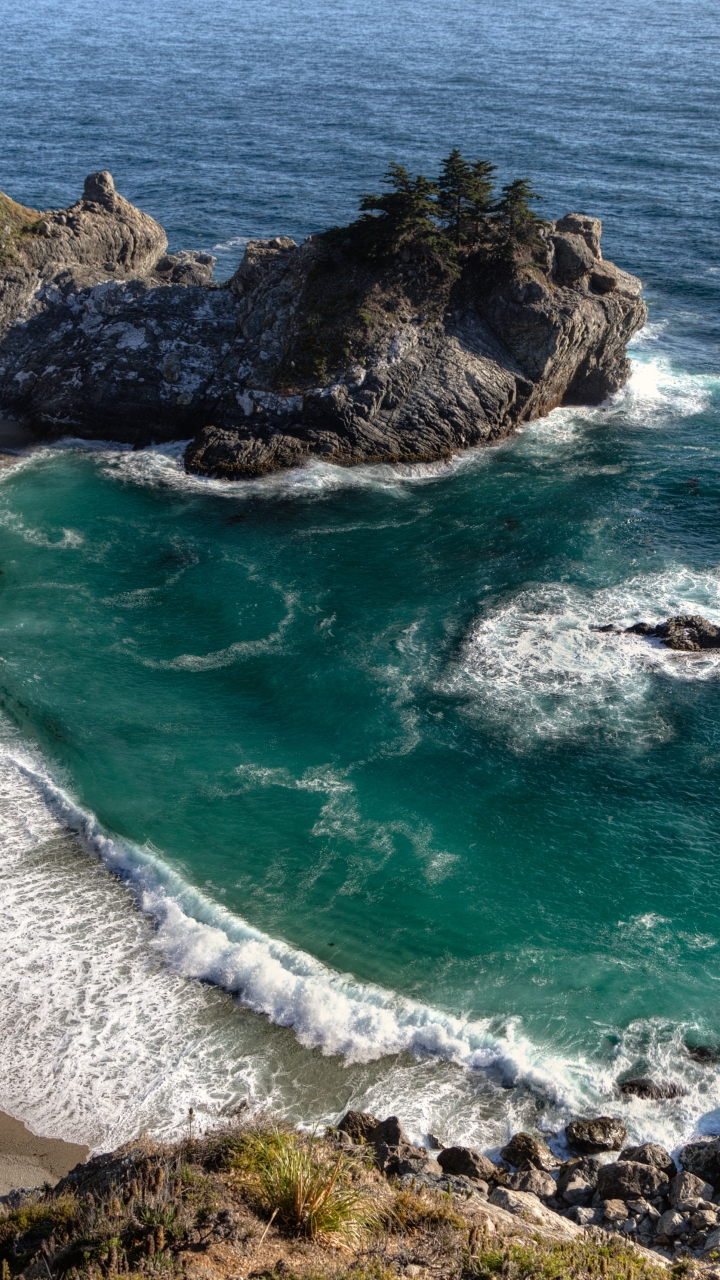 Handy-Wallpaper Strand, Wasserfall, Kalifornien, Meer, Big Sur, Erde/natur, Mcway Falls kostenlos herunterladen.