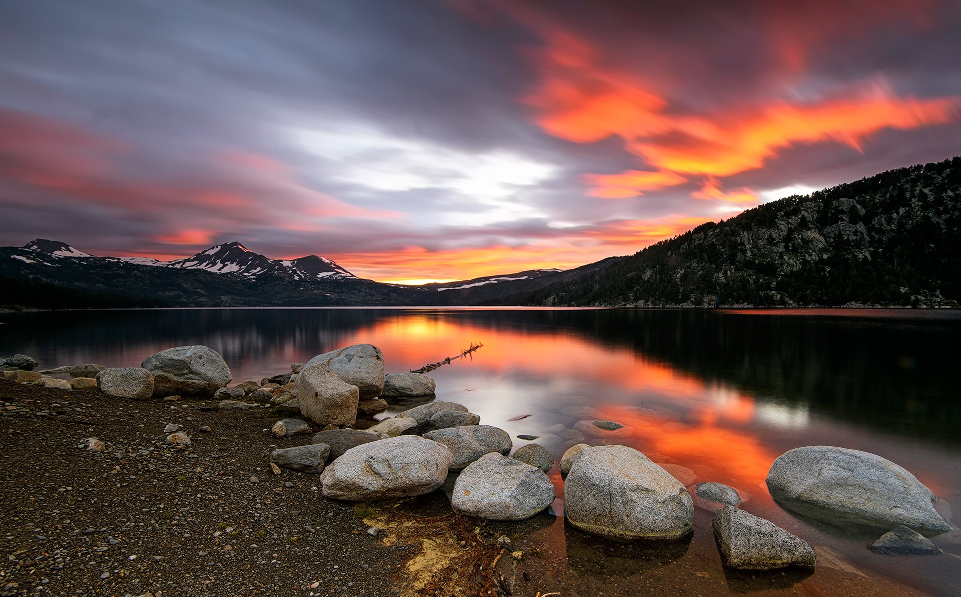 Laden Sie das Natur, Seen, See, Stein, Gebirge, Wolke, Erde/natur, Spiegelung-Bild kostenlos auf Ihren PC-Desktop herunter