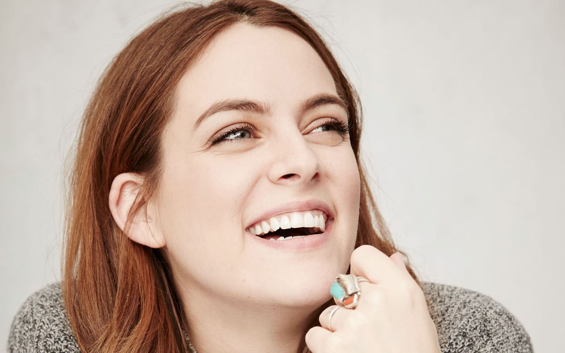 Download mobile wallpaper Smile, Redhead, Face, Celebrity, Actress, Riley Keough for free.