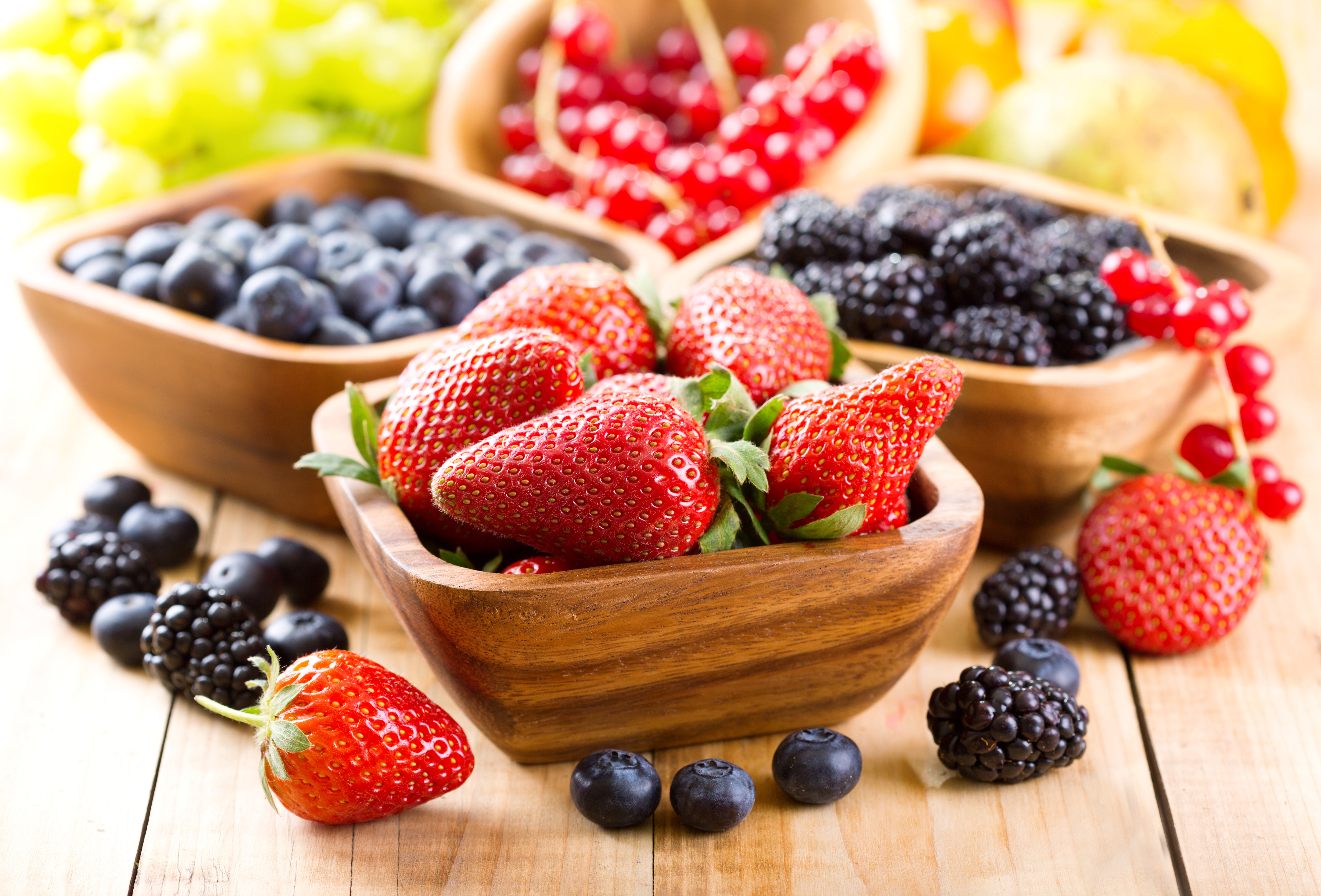 Download mobile wallpaper Food, Strawberry, Blueberry, Blackberry, Berry, Fruit for free.