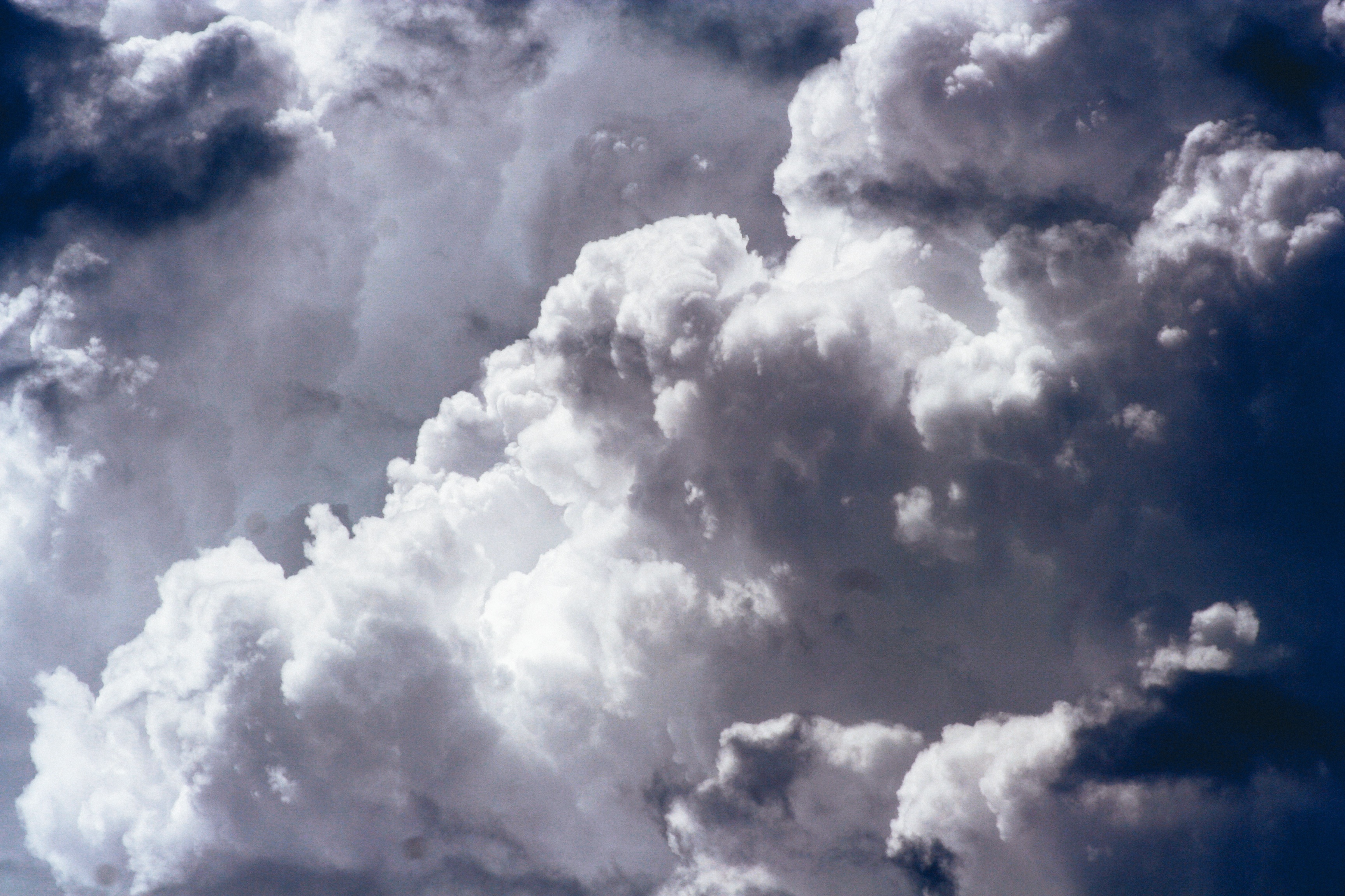 108662 Bild herunterladen natur, sky, clouds, hauptsächlich bewölkt, bedeckt, bewölkt - Hintergrundbilder und Bildschirmschoner kostenlos