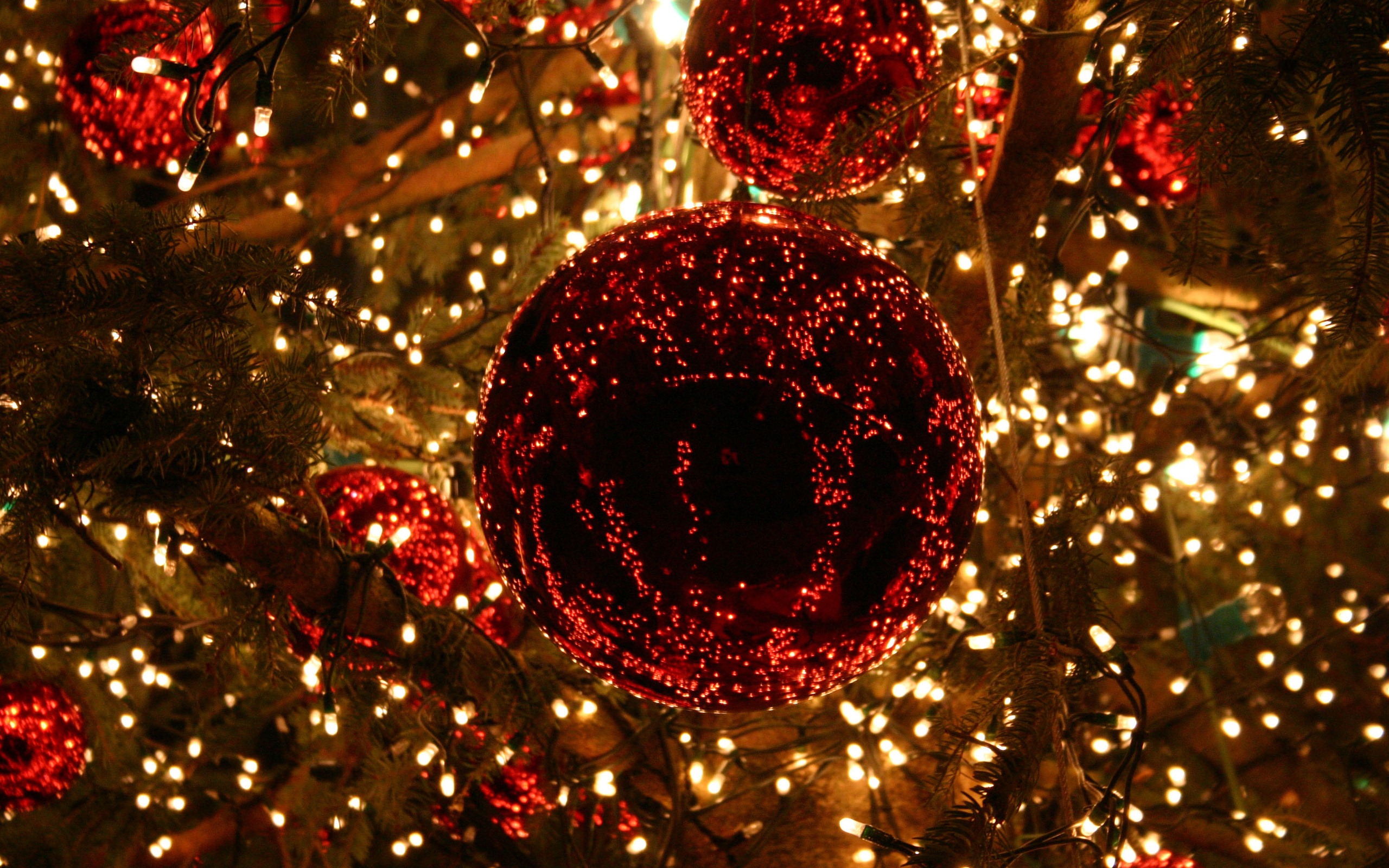 Free download wallpaper Light, Christmas, Holiday, Christmas Ornaments, Christmas Lights on your PC desktop