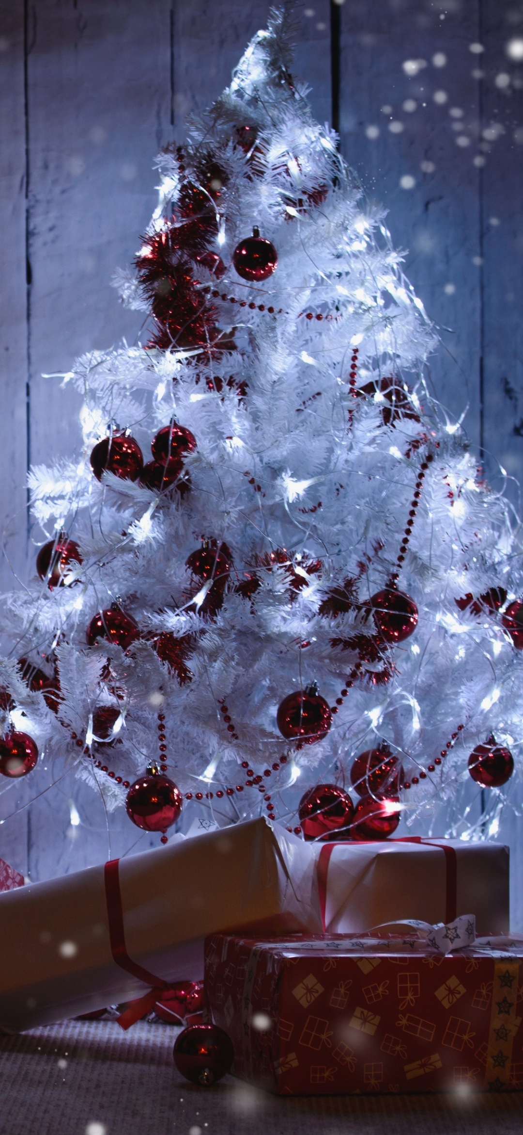 Download mobile wallpaper Christmas, Holiday, Gift, Christmas Tree for free.