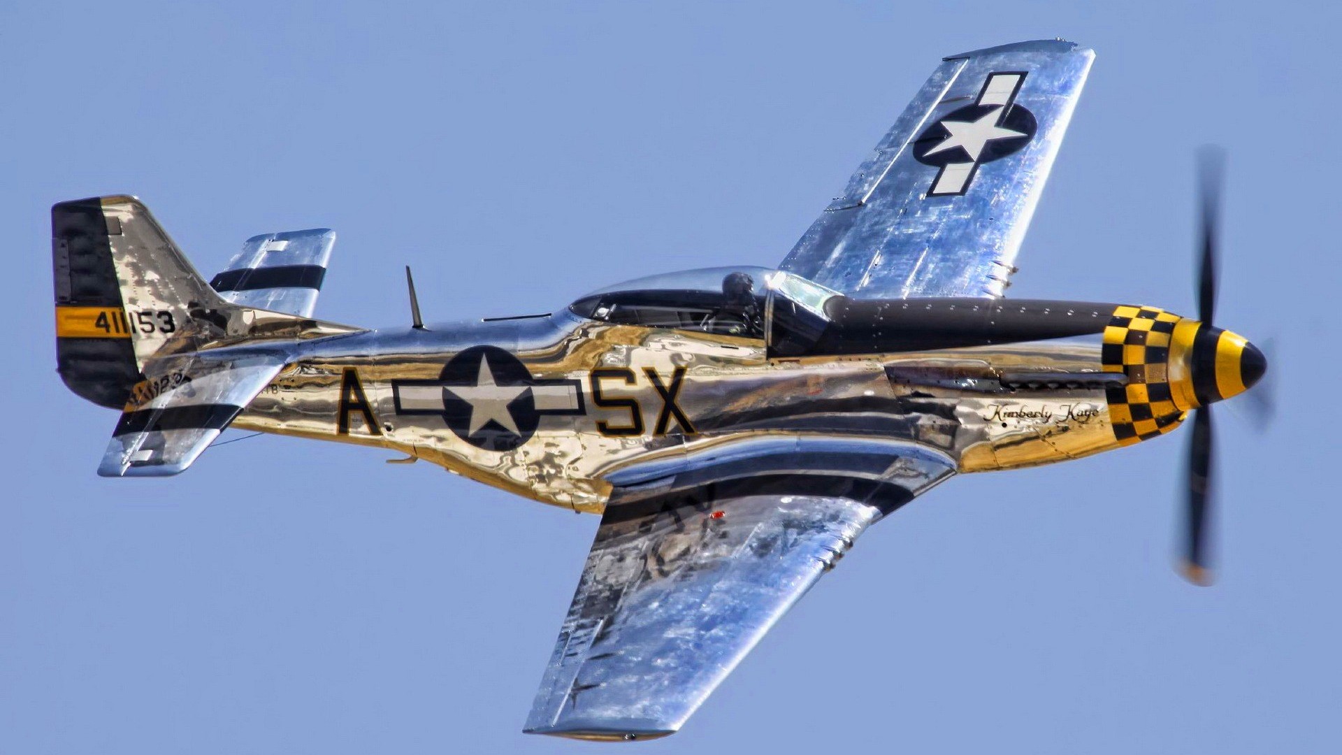 Laden Sie das Militär, Nordamerikanischer P 51 Mustang, Militärflugzeug-Bild kostenlos auf Ihren PC-Desktop herunter
