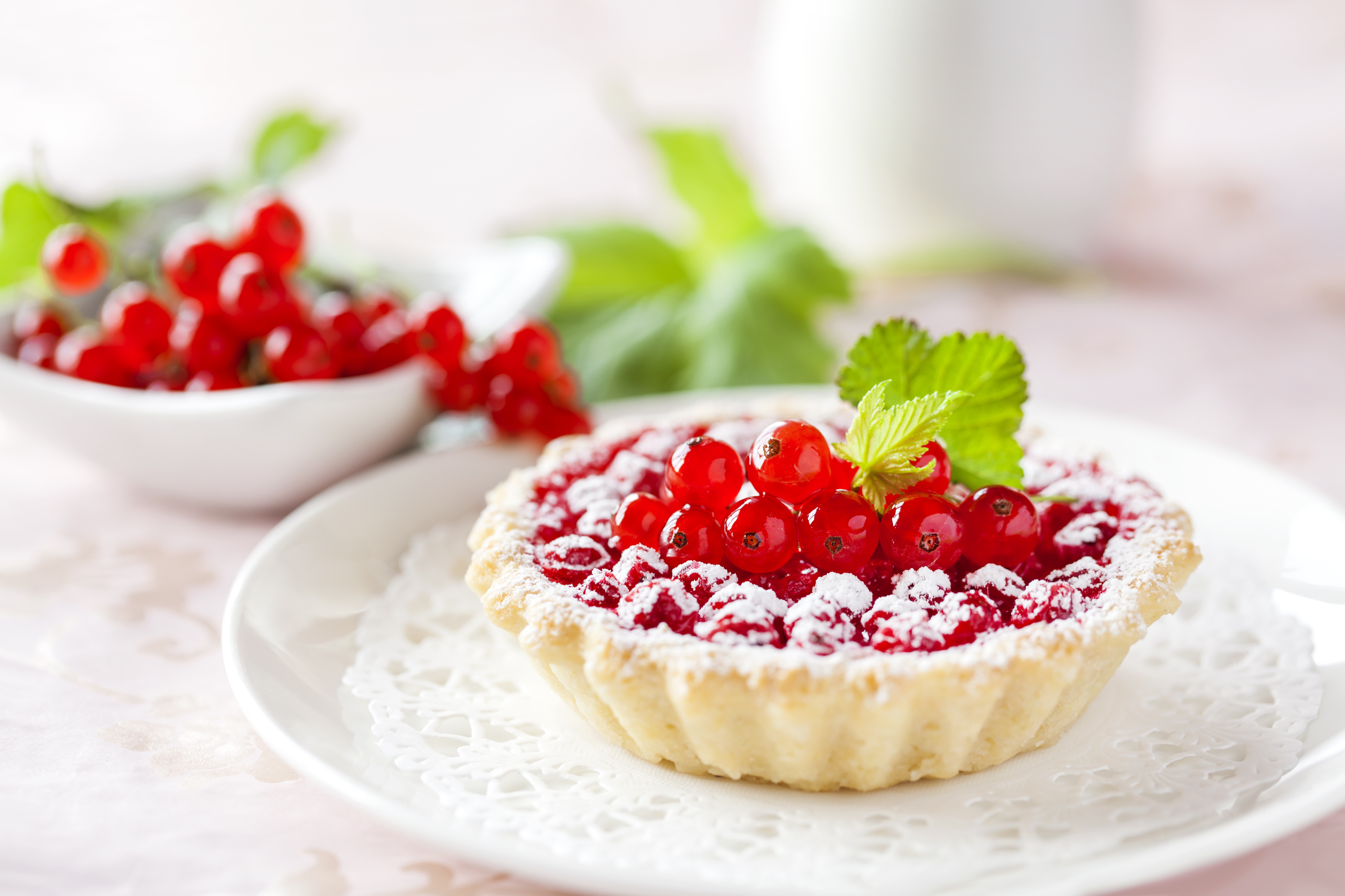 Free download wallpaper Food, Dessert, Berry, Fruit, Tart, Currants, Pastry on your PC desktop