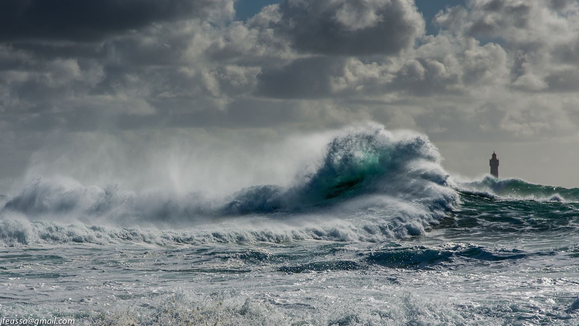 Скачать картинку Море, Океан, Маяк, Волна, Буря, Земля/природа в телефон бесплатно.