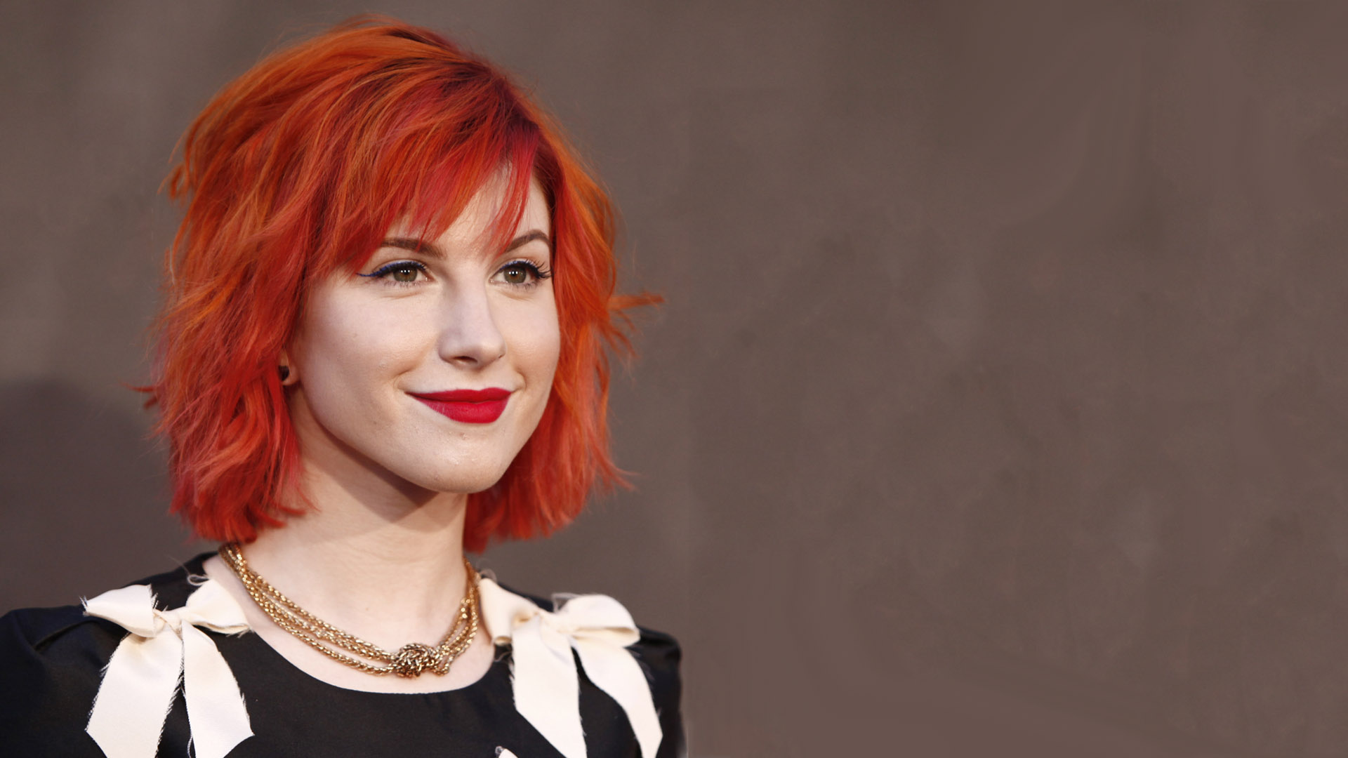 Free download wallpaper Music, Singer, American, Hayley Williams, Red Hair, Lipstick on your PC desktop