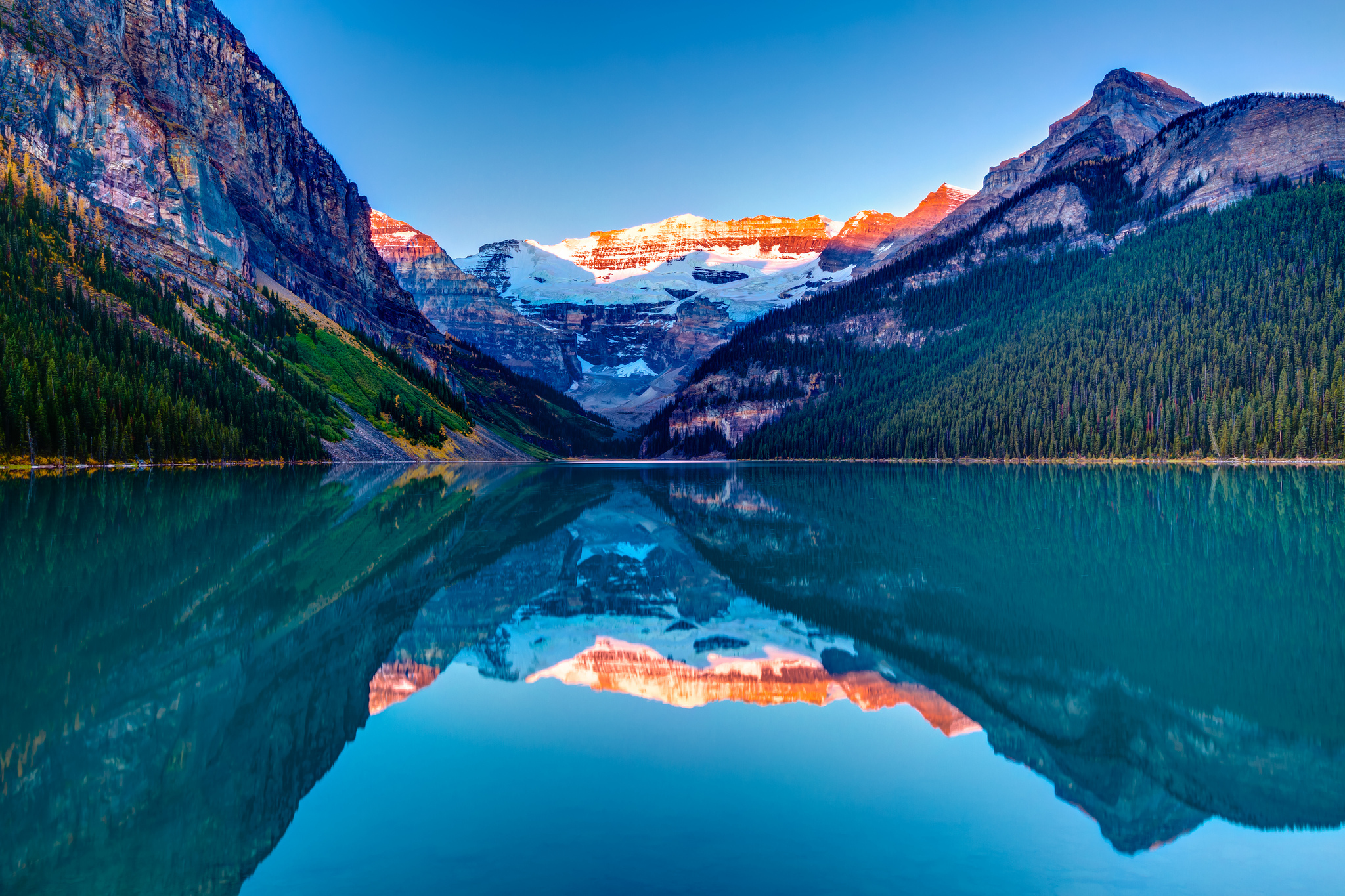 Descarga gratis la imagen Cielo, Nieve, Montaña, Lago, Árbol, Atardecer, Tierra/naturaleza, Reflejo en el escritorio de tu PC