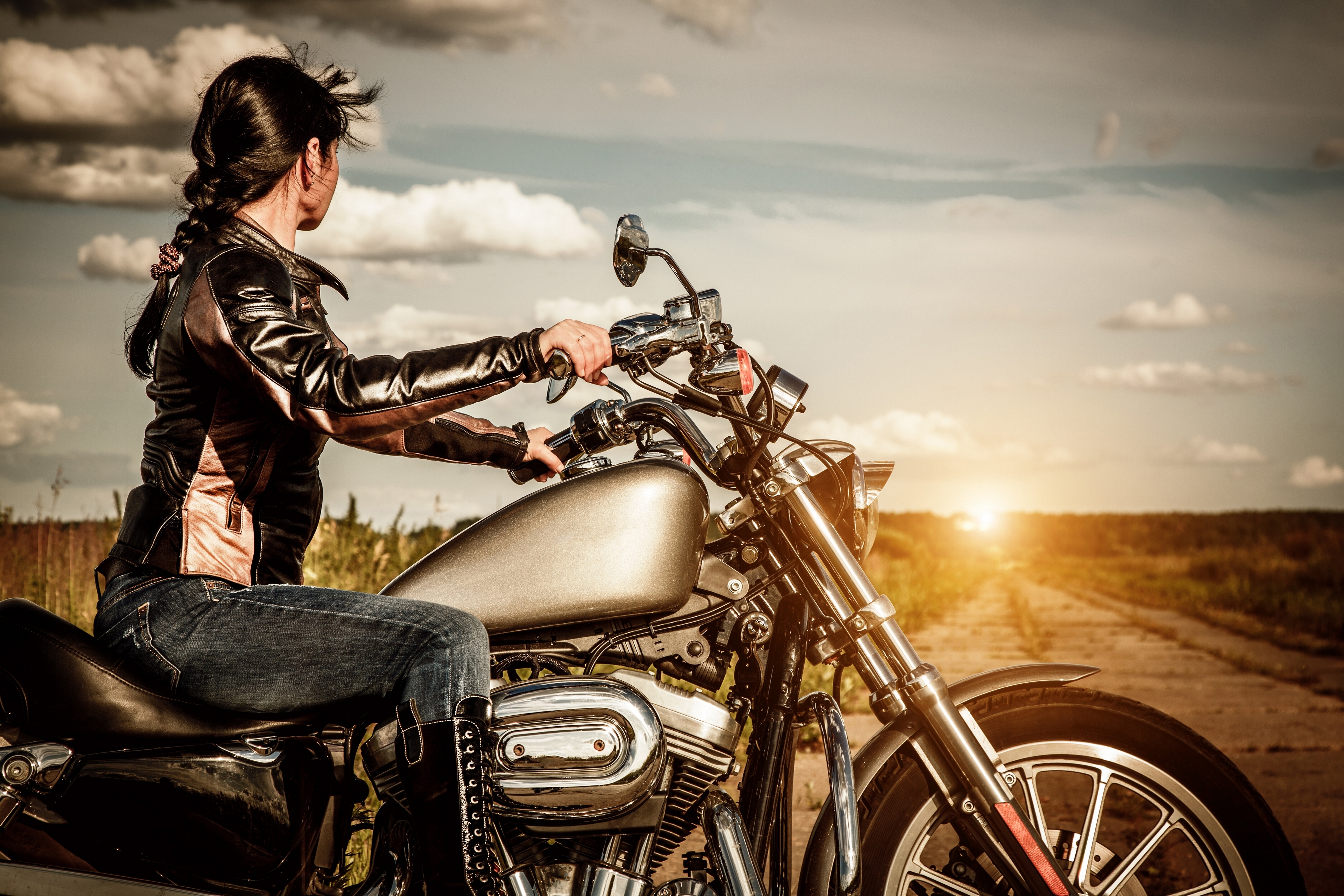 Descarga gratuita de fondo de pantalla para móvil de Motocicleta, Mujeres, Chicas Y Motocicletas.