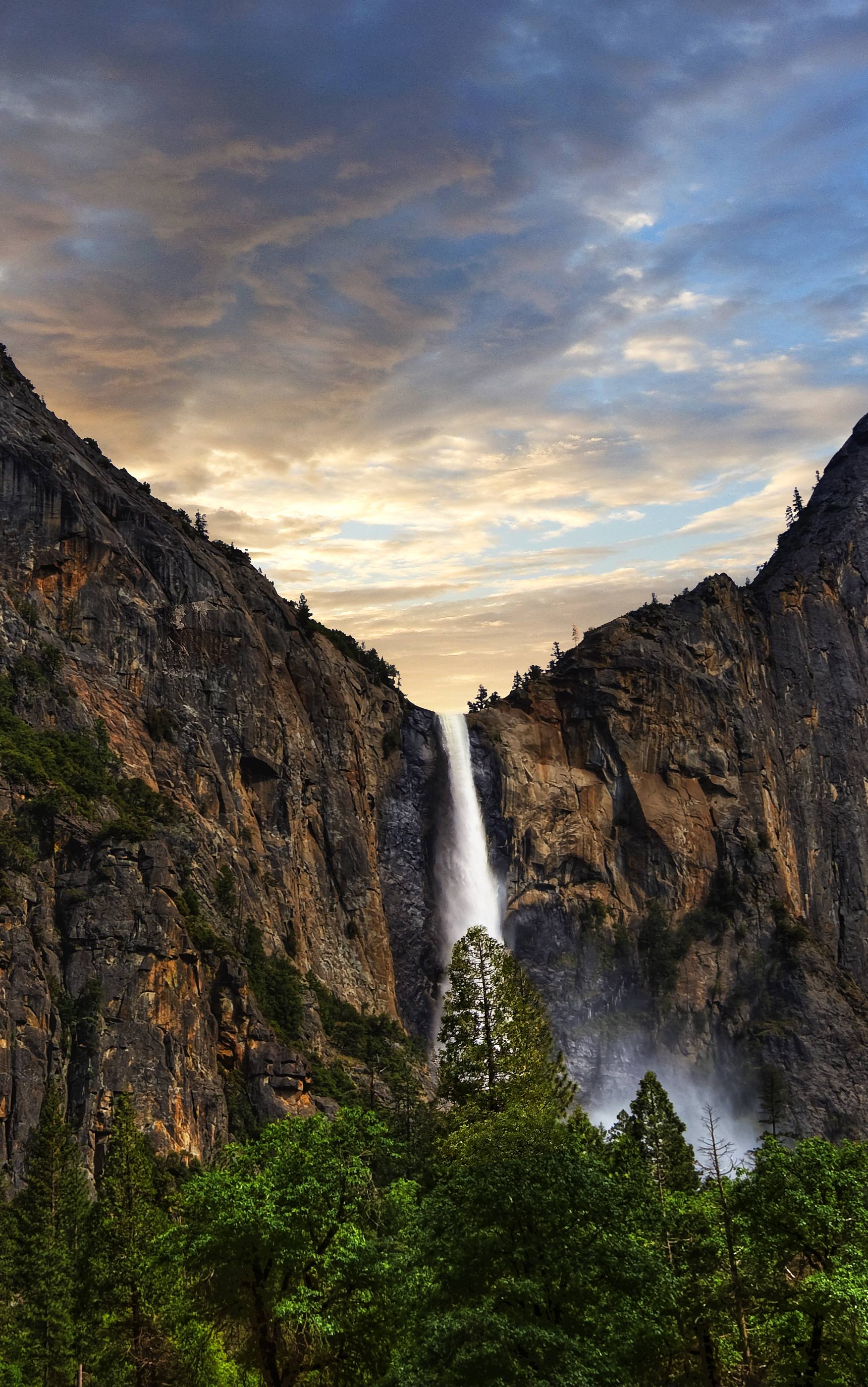Baixar papel de parede para celular de Cachoeiras, Califórnia, Parque Nacional De Yosemite, Terra/natureza, Cachoeira, Queda De Bridalveil gratuito.