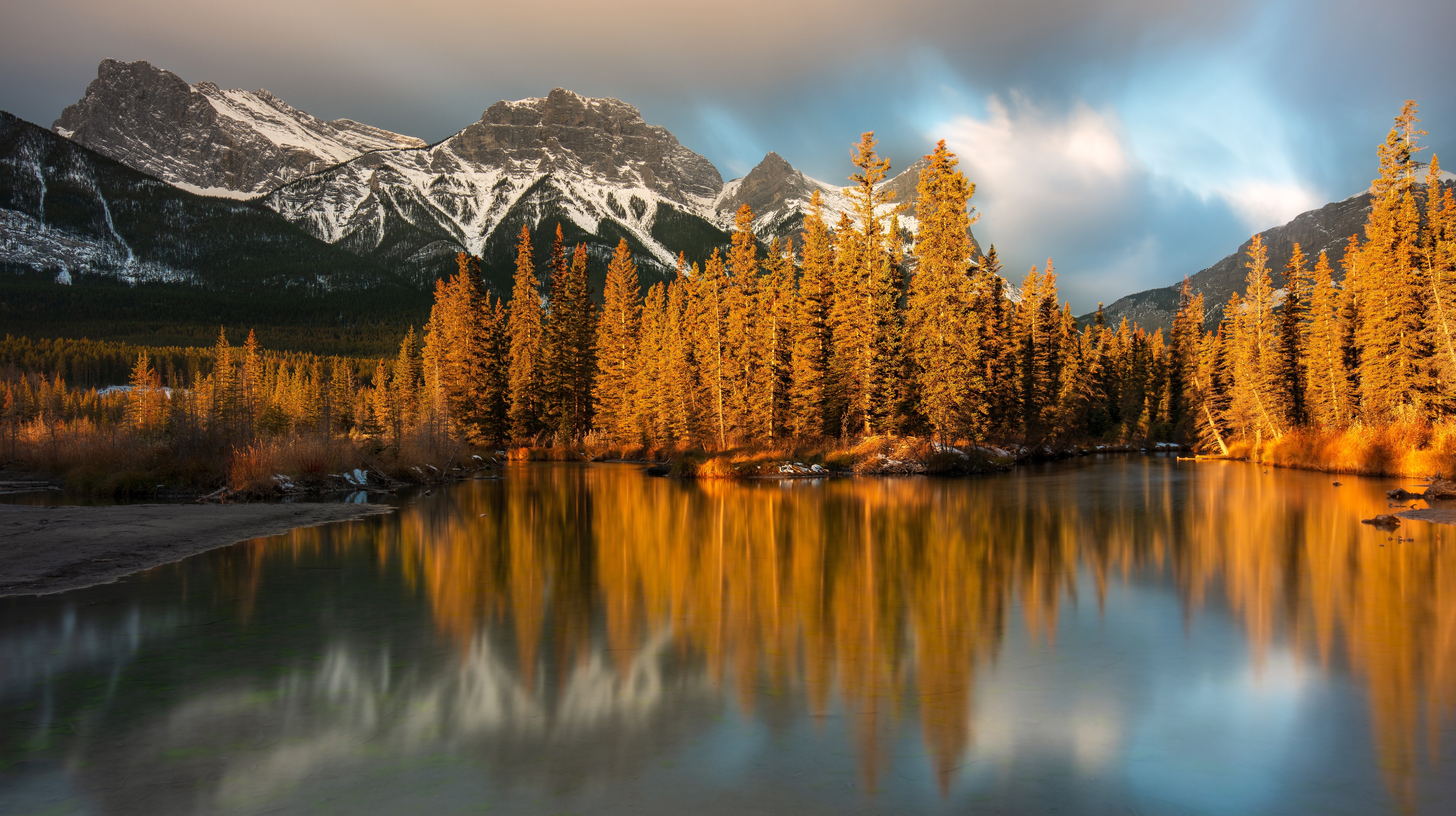 486435 скачать обои осень, земля/природа, гора, альберта, канада, канадские скалистые горы, лес, отражение, река, горы - заставки и картинки бесплатно