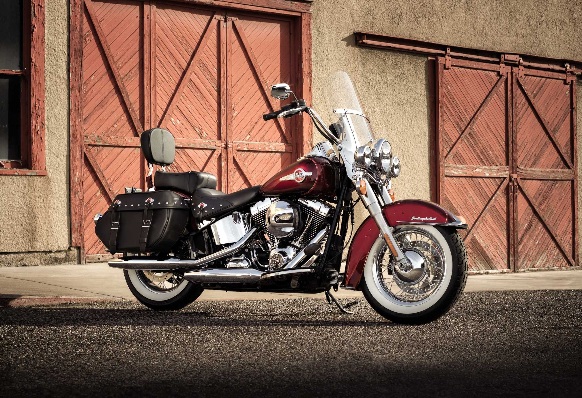 Завантажити шпалери Harley Davidson Heritage Softail Classic на телефон безкоштовно