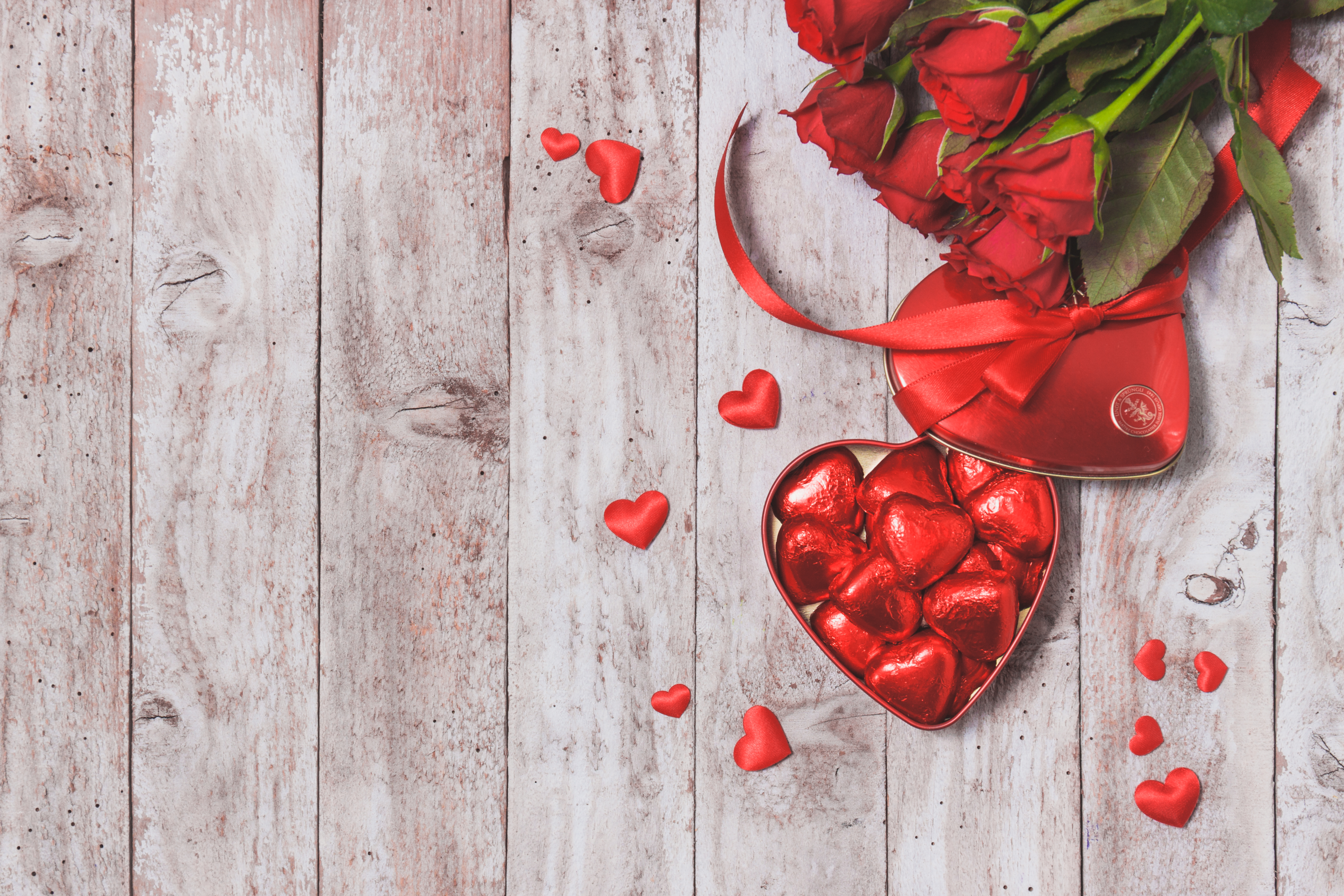 Free download wallpaper Valentine's Day, Chocolate, Holiday, Heart Shaped on your PC desktop
