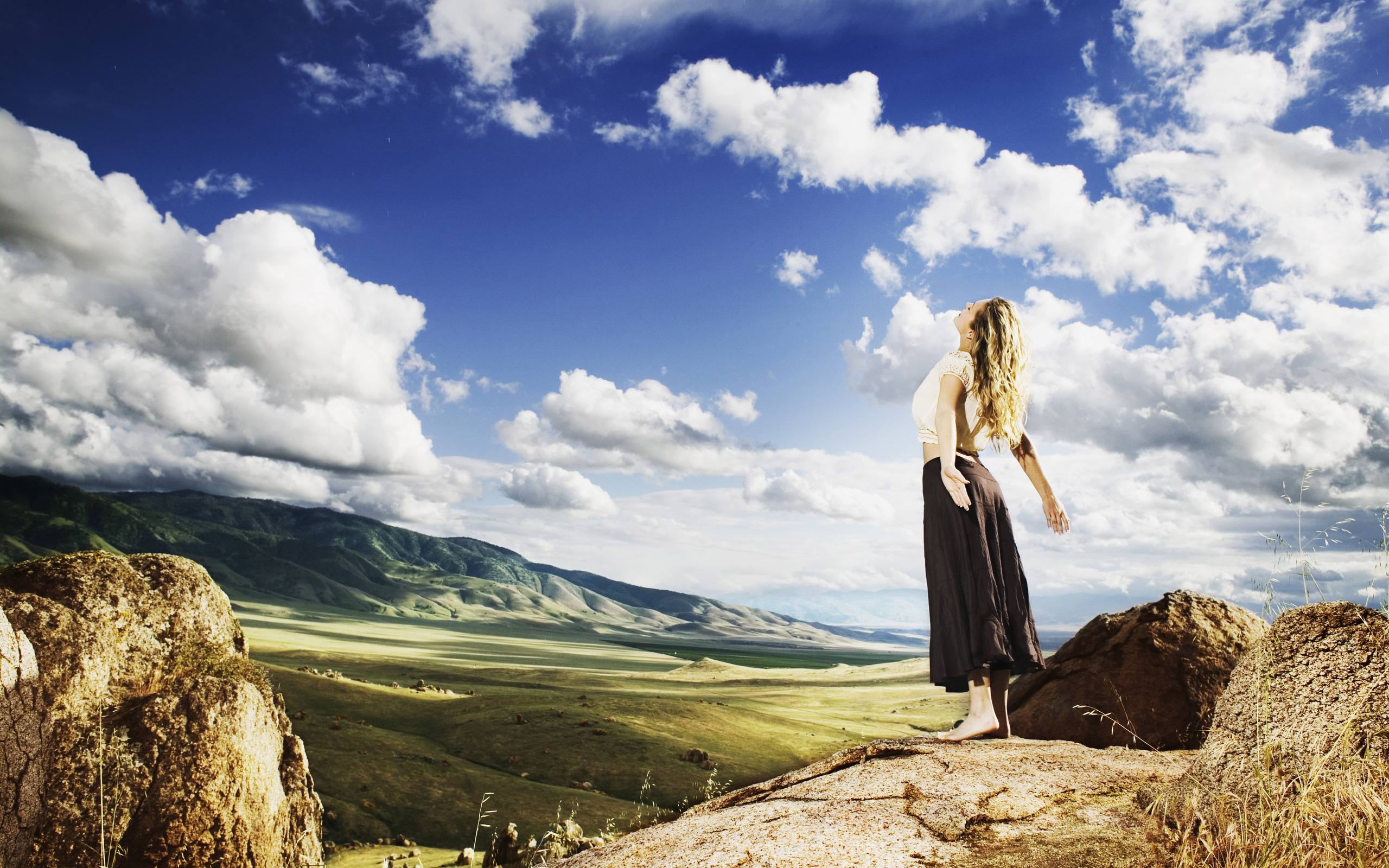 Free download wallpaper Landscape, Sky, Mountain, Cloud, Photography, Model, Women, Scenic on your PC desktop