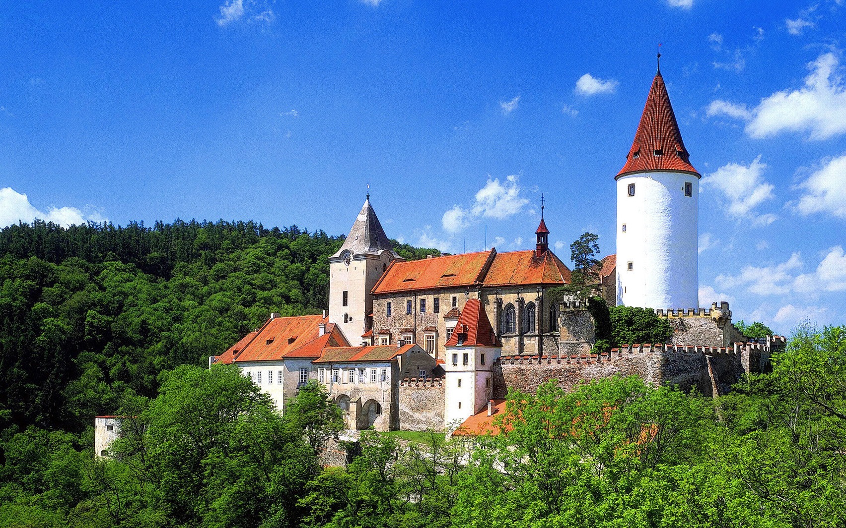 Melhores papéis de parede de Castelo Křivoklát para tela do telefone